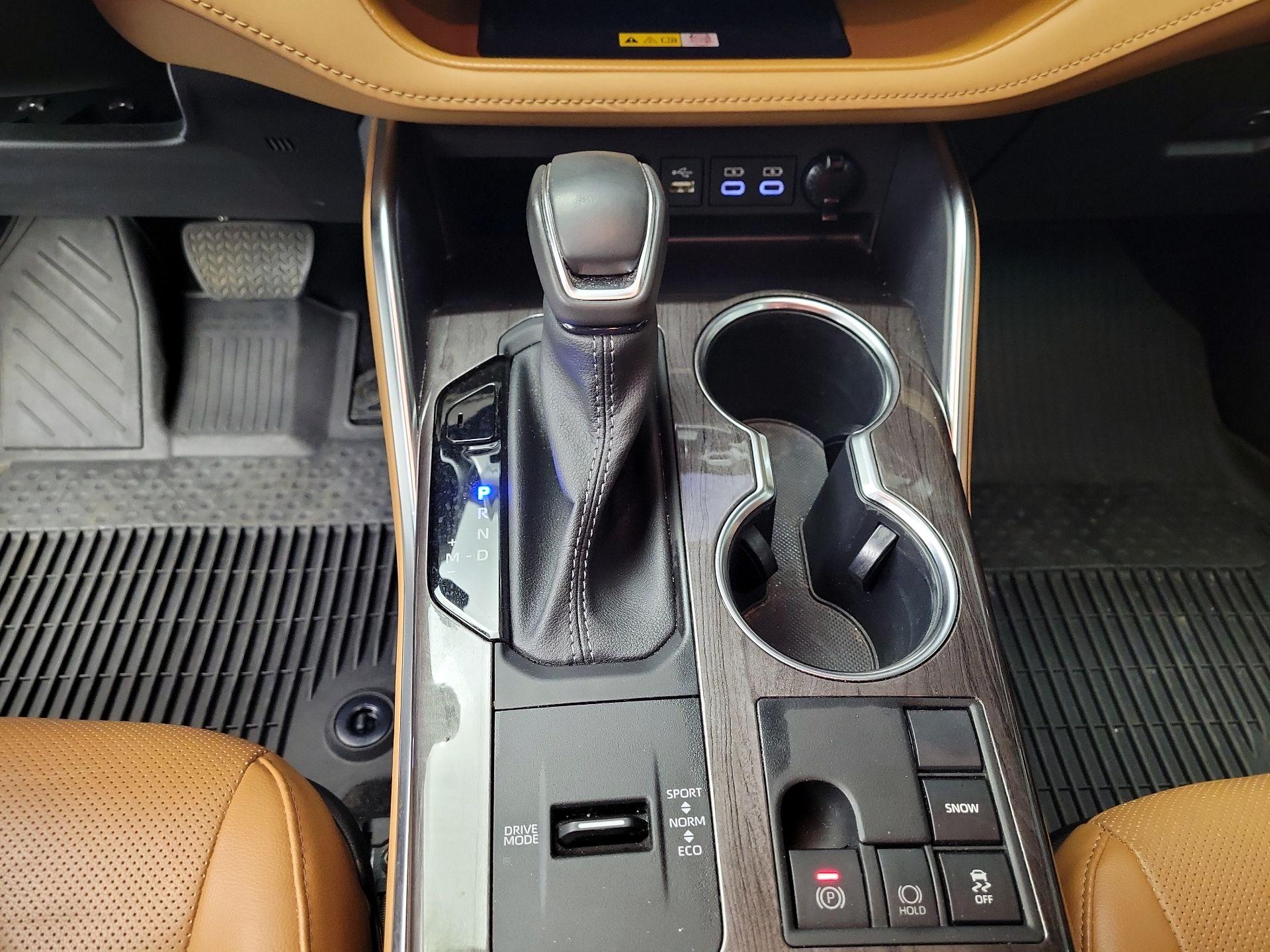 Thumbnail: 2023 Toyota Highlander - 17