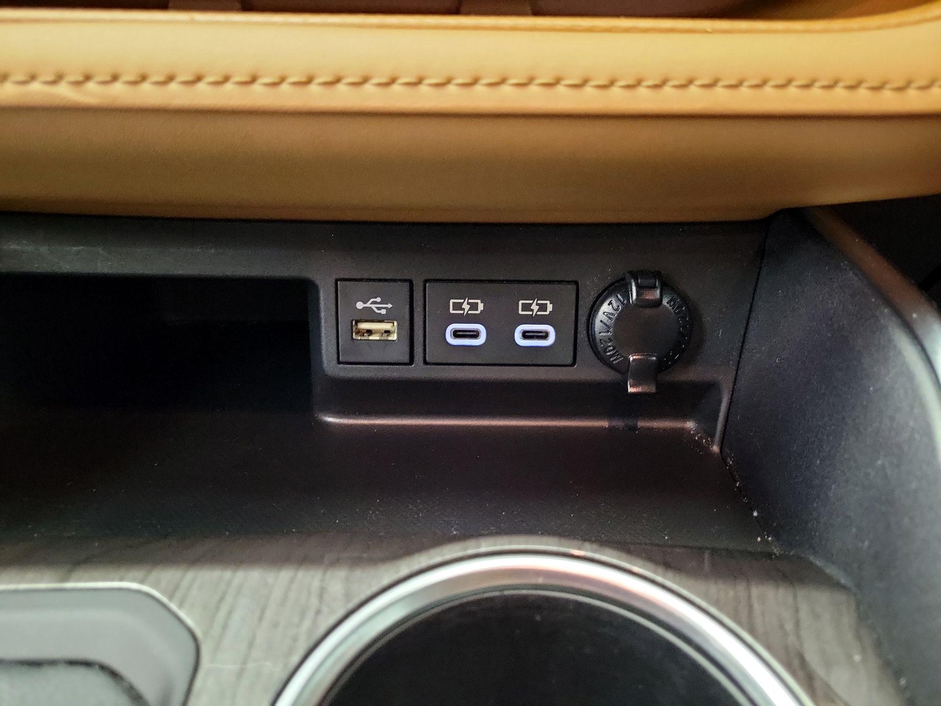 Thumbnail: 2023 Toyota Highlander - 18