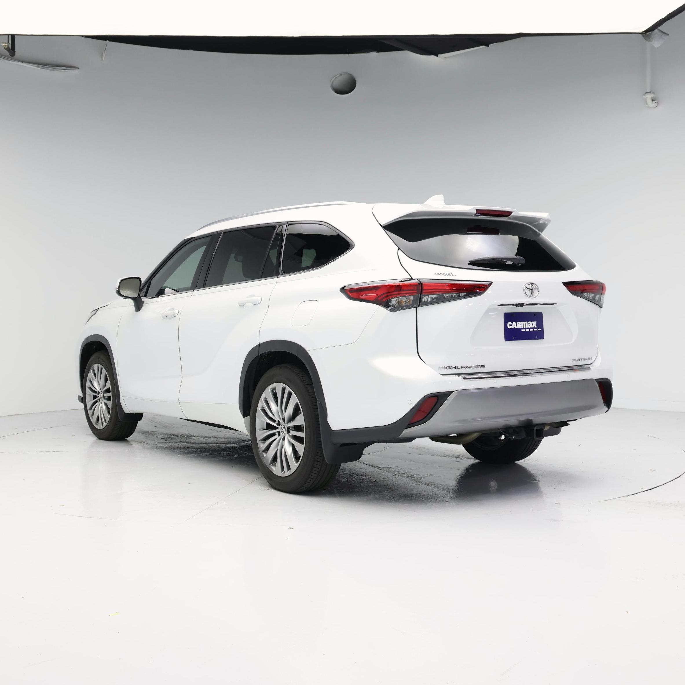 Thumbnail: 2023 Toyota Highlander - 2