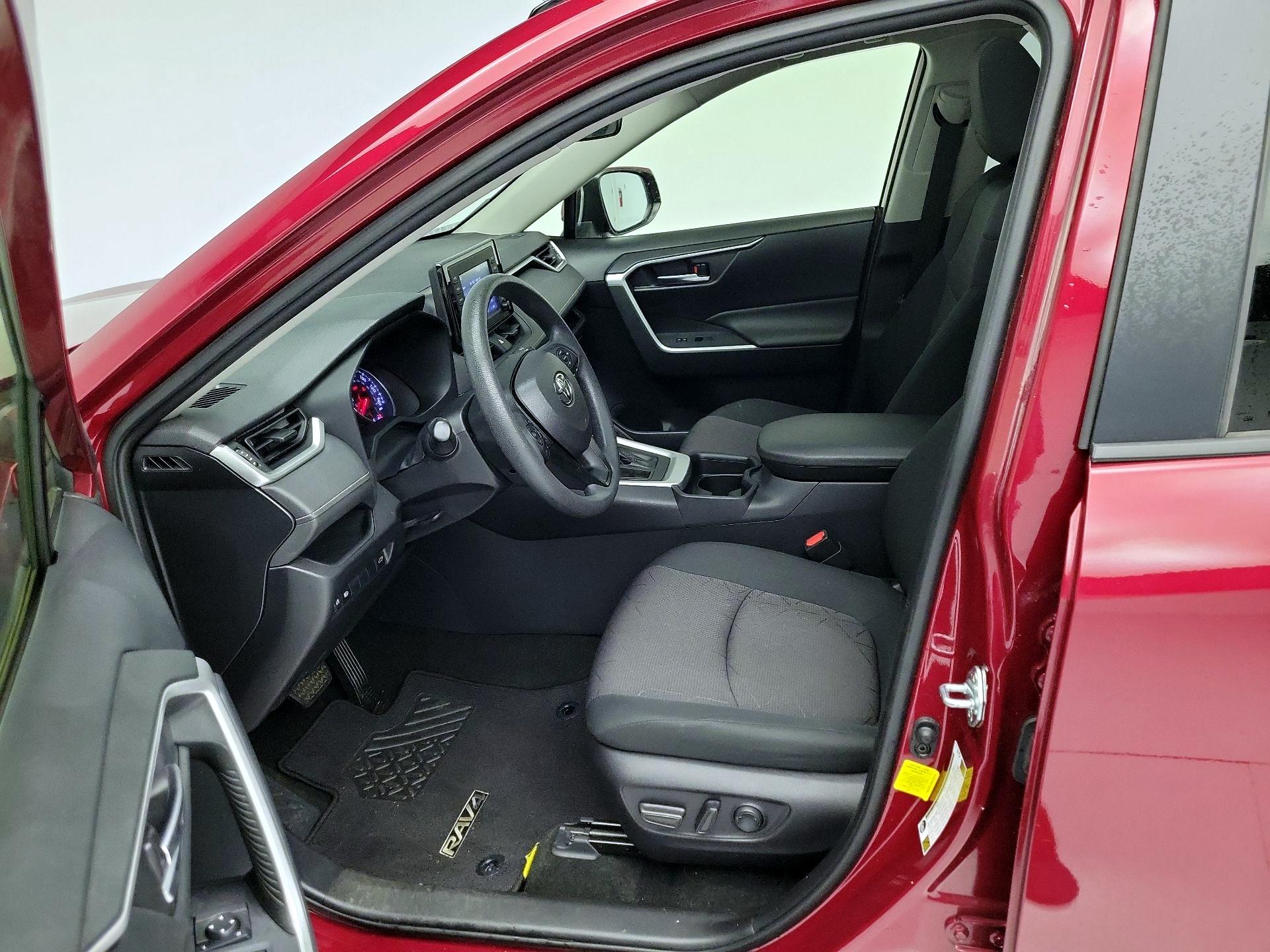 Thumbnail: 2019 Toyota RAV4 - 11