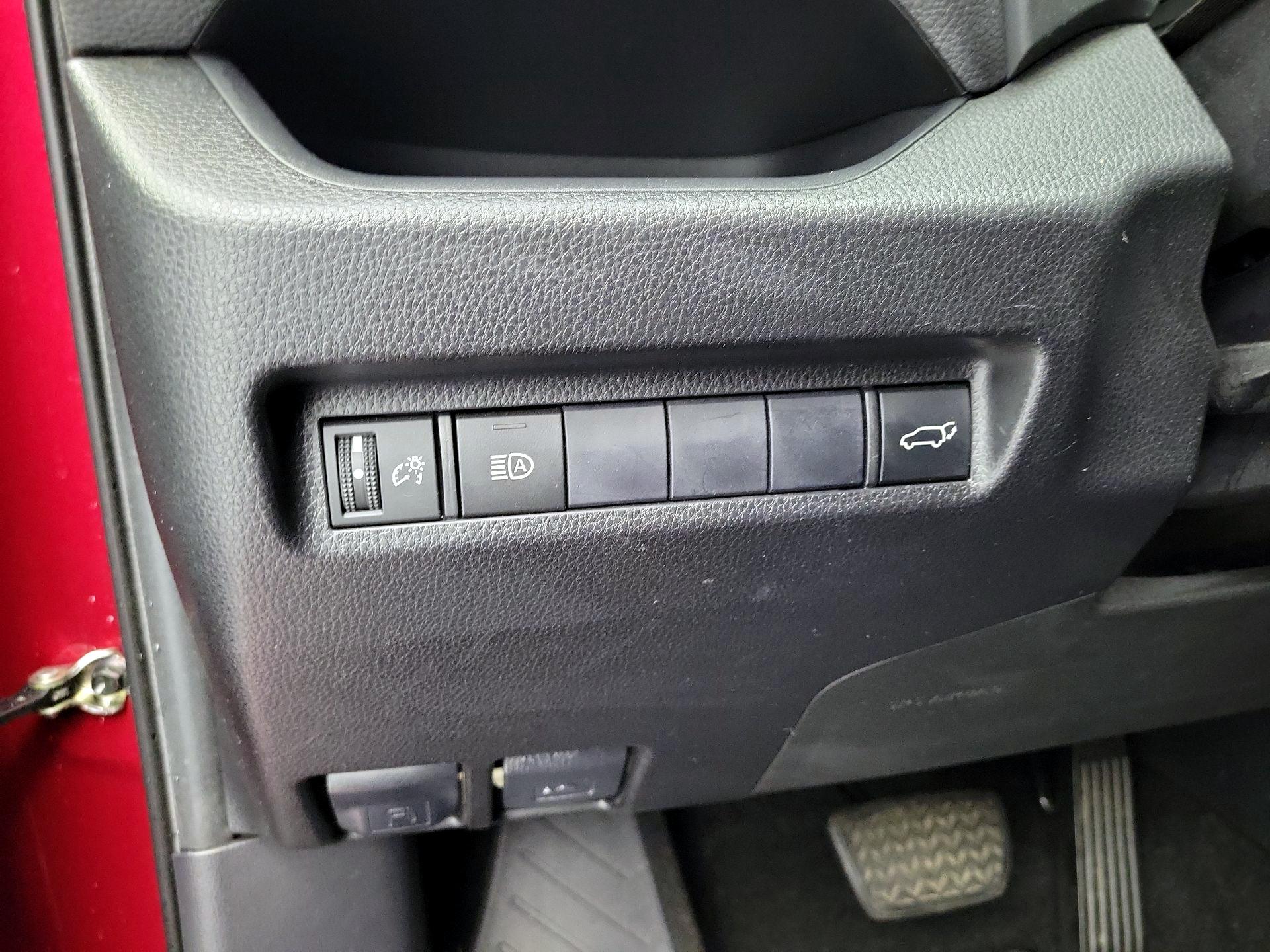 Thumbnail: 2019 Toyota RAV4 - 13