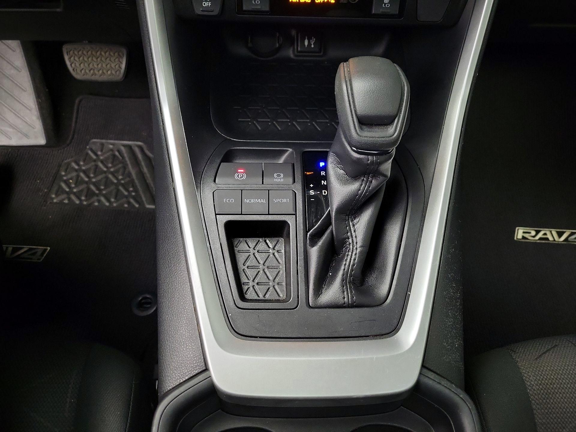 Thumbnail: 2019 Toyota RAV4 - 17