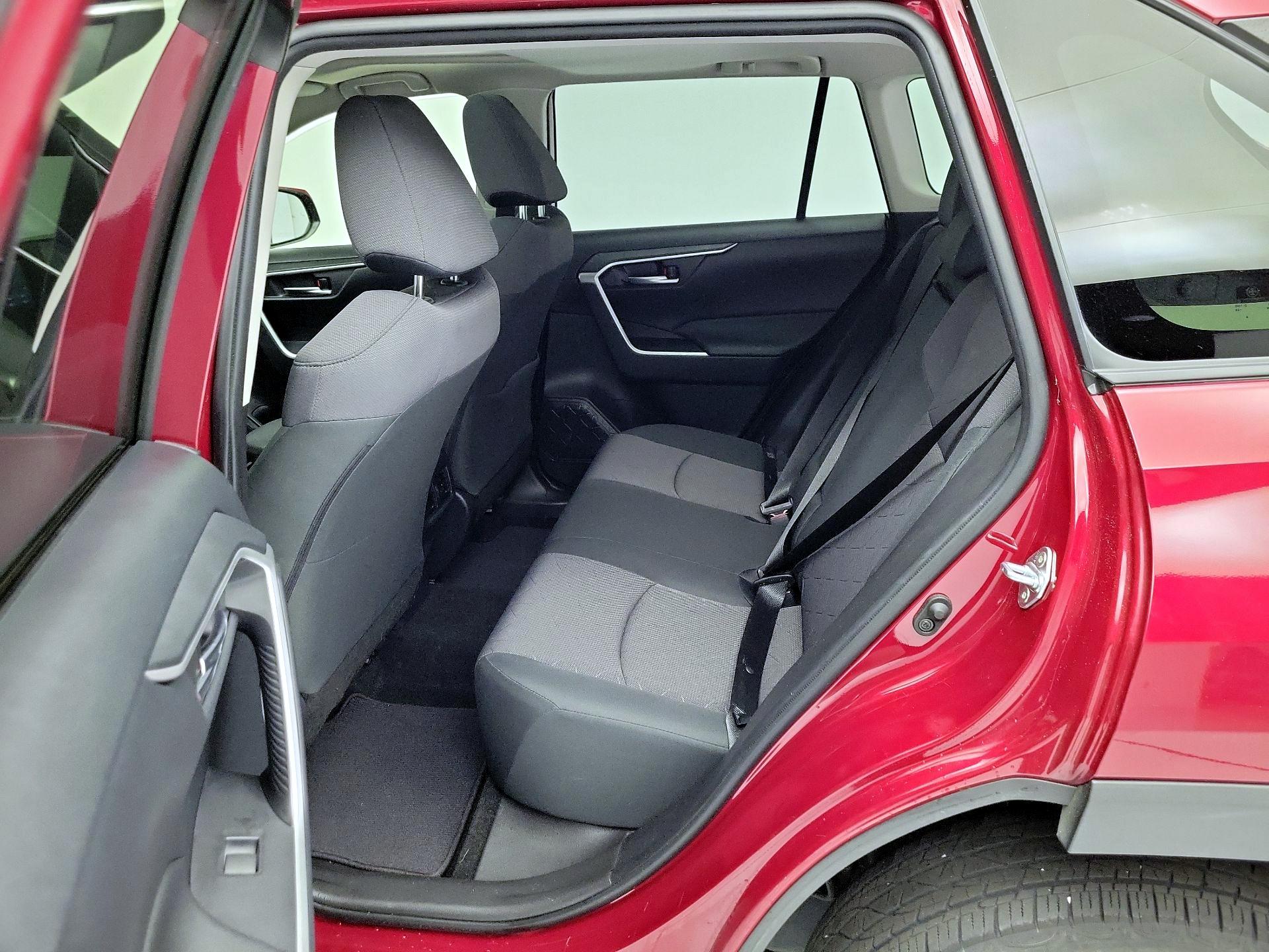 Thumbnail: 2019 Toyota RAV4 - 20