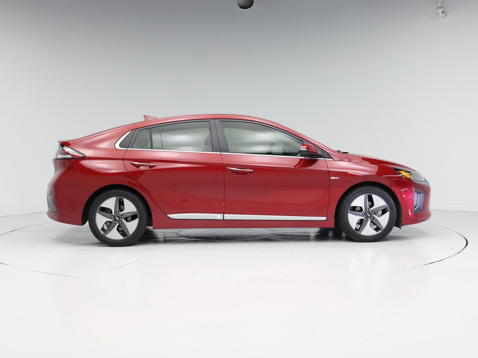2020 Hyundai IONIQ Limited - Photo 8
