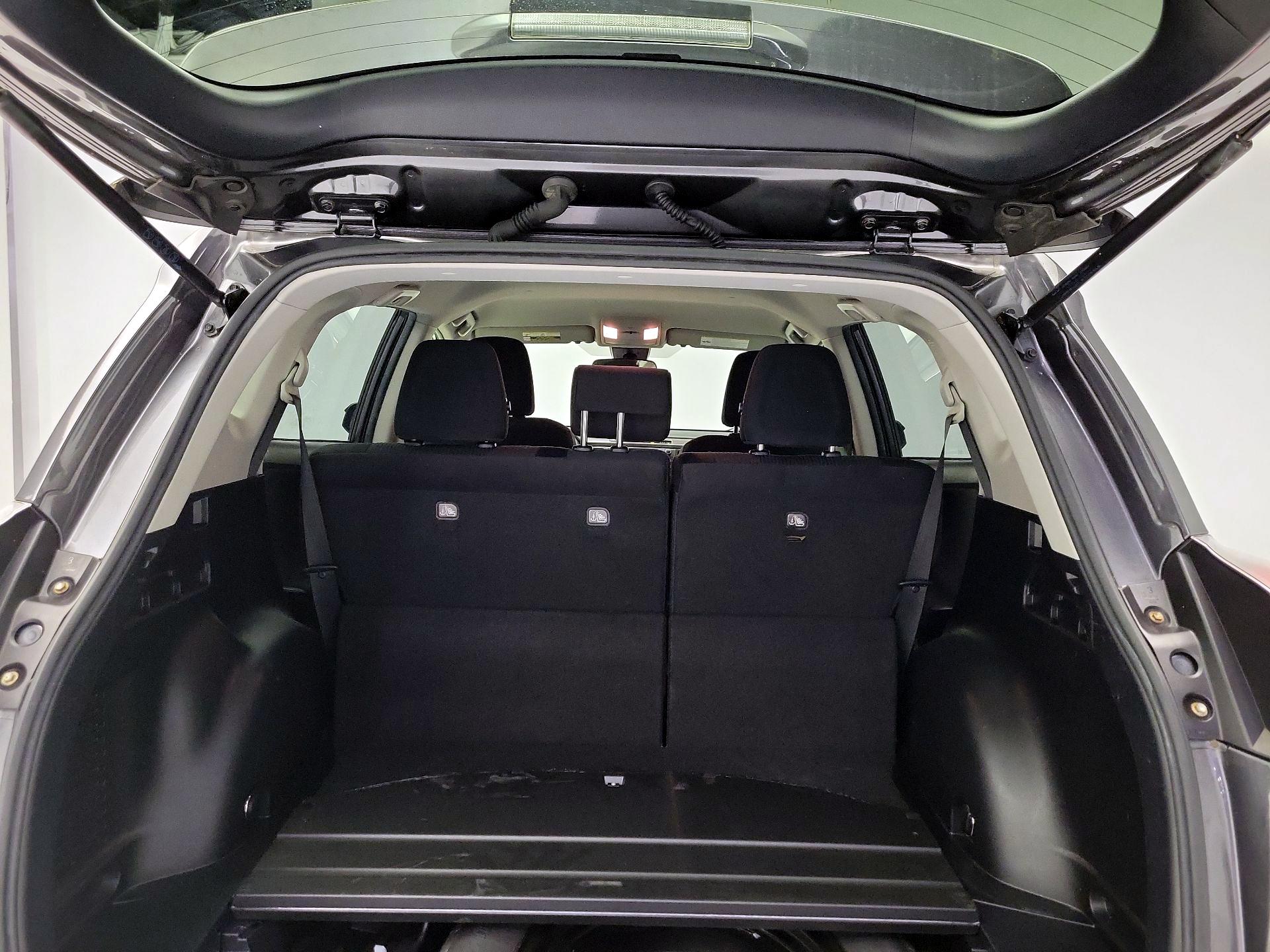 Thumbnail: 2017 Toyota RAV4 - 19