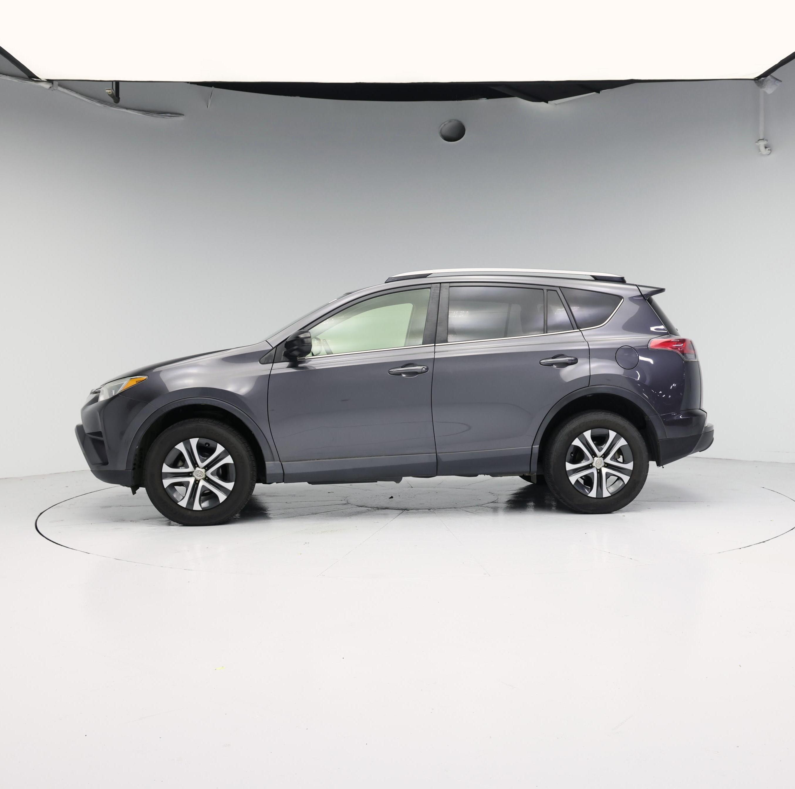 Thumbnail: 2017 Toyota RAV4 - 3
