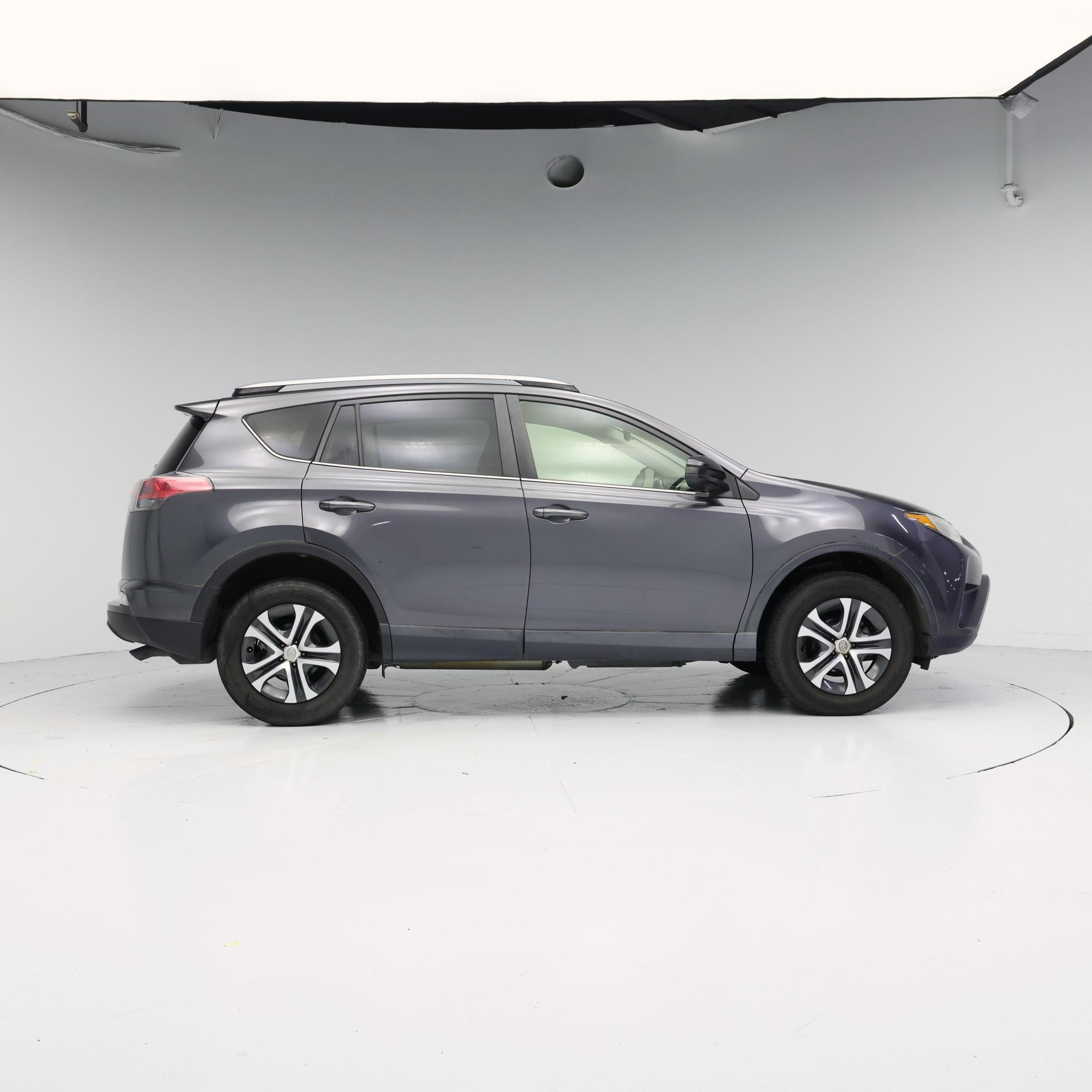 Thumbnail: 2017 Toyota RAV4 - 7