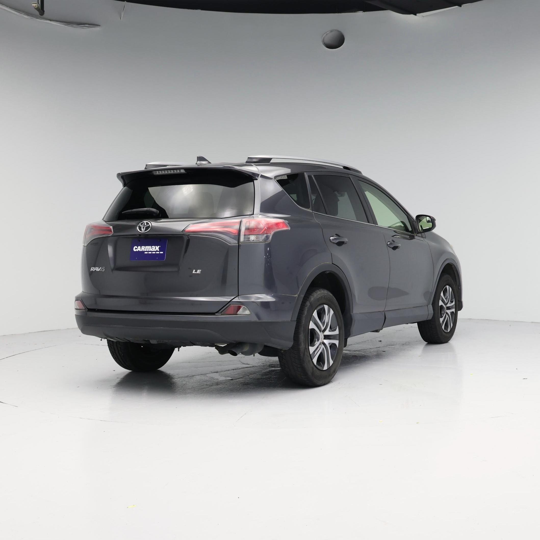 Thumbnail: 2017 Toyota RAV4 - 8