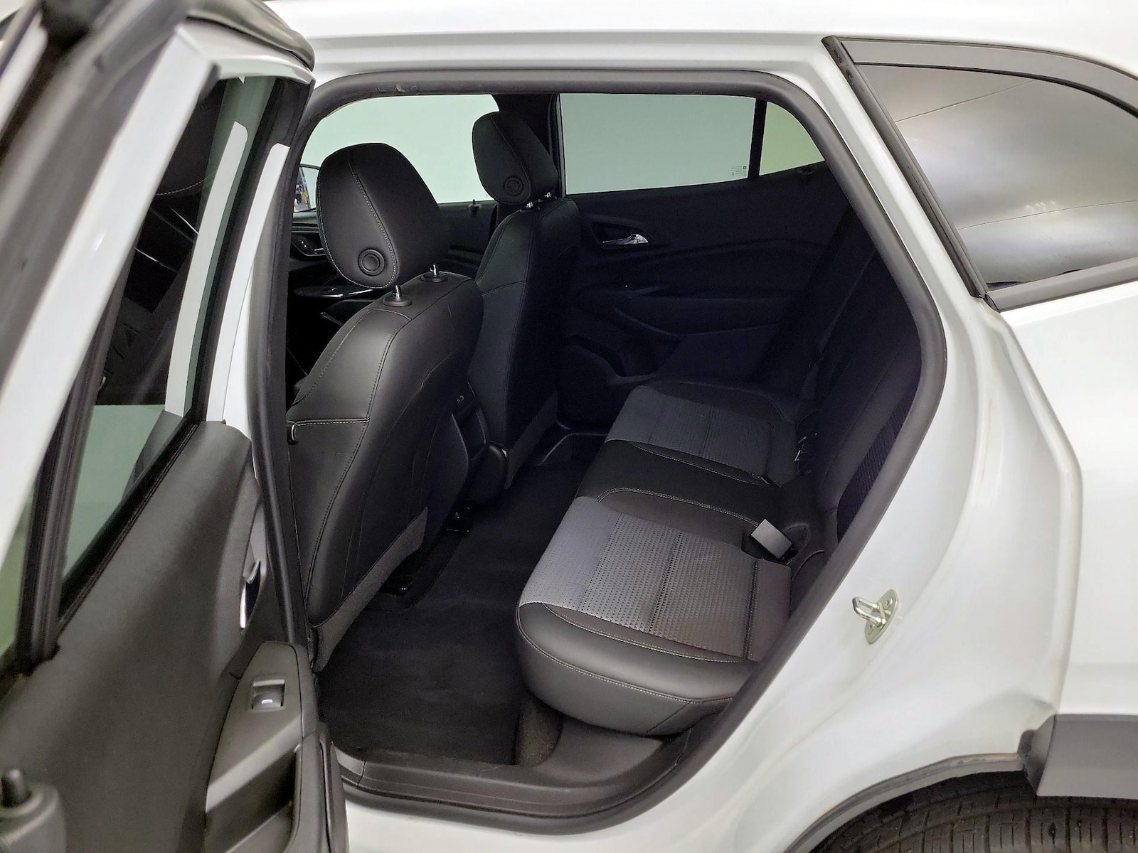 2024 Chevrolet Trax LT - Photo 21