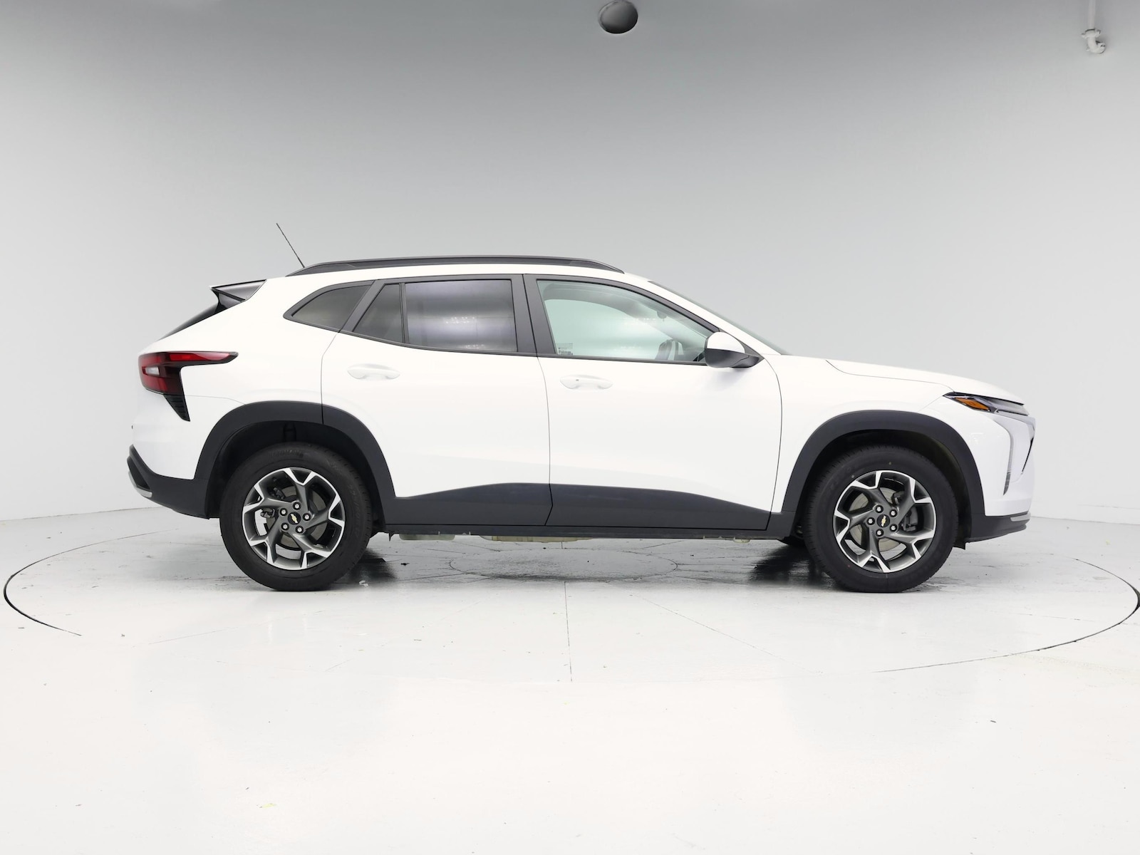 2024 Chevrolet Trax LT - Photo 8