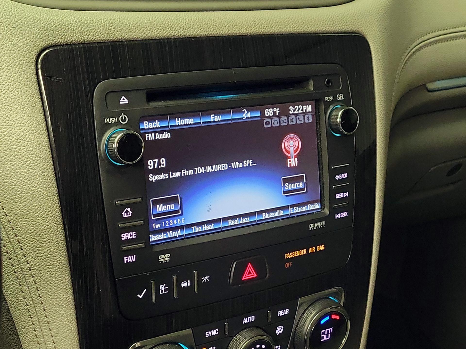 Thumbnail: 2015 Chevrolet Traverse - 15