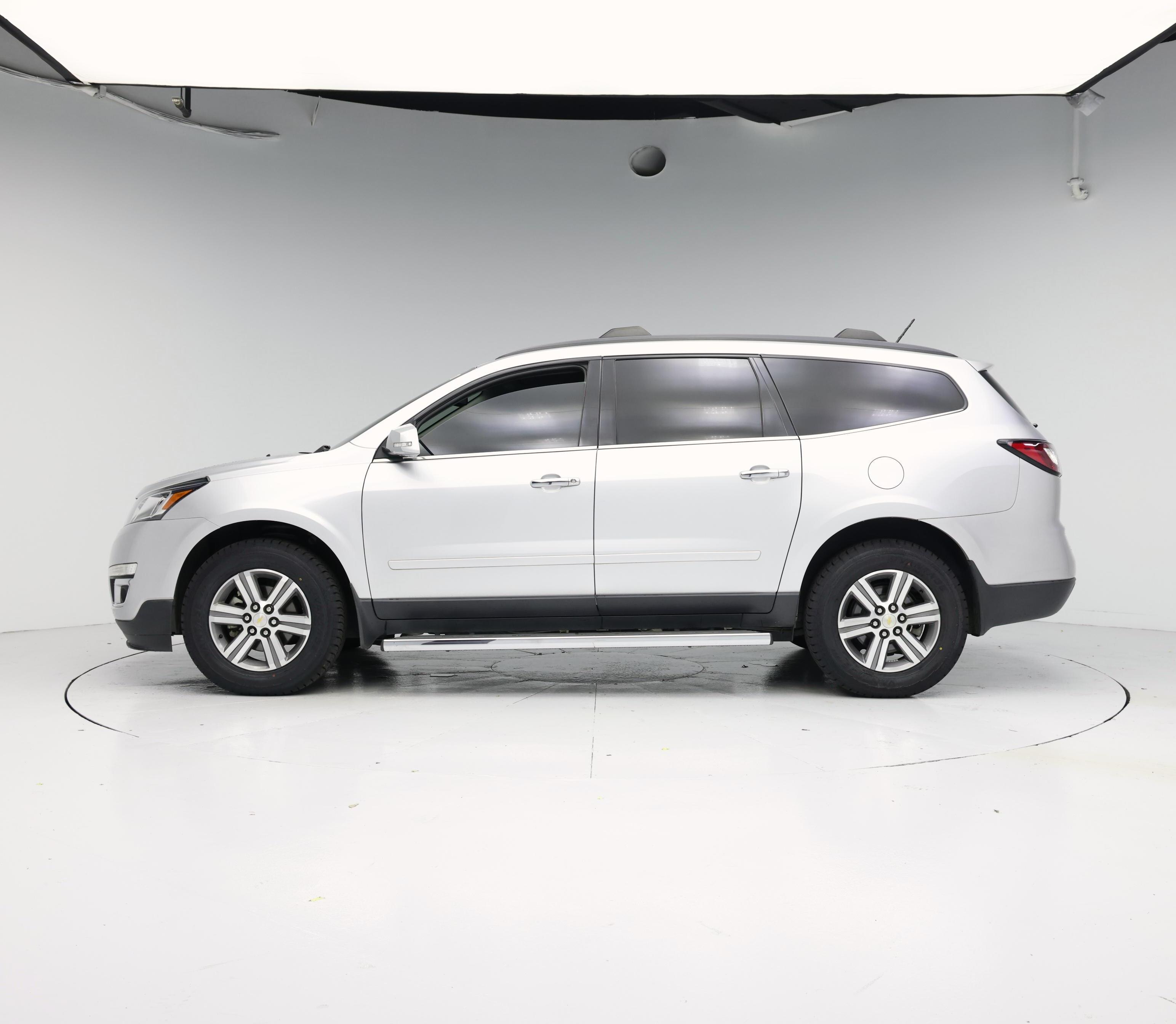Thumbnail: 2015 Chevrolet Traverse - 3