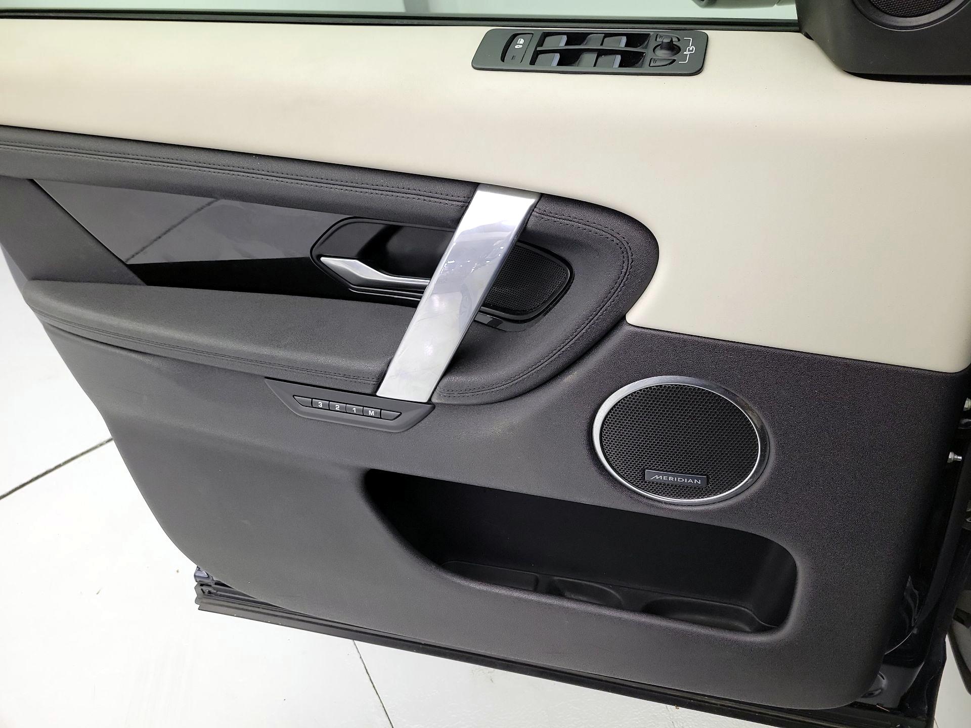 Thumbnail: 2021 Land Rover Discovery Sport - 12