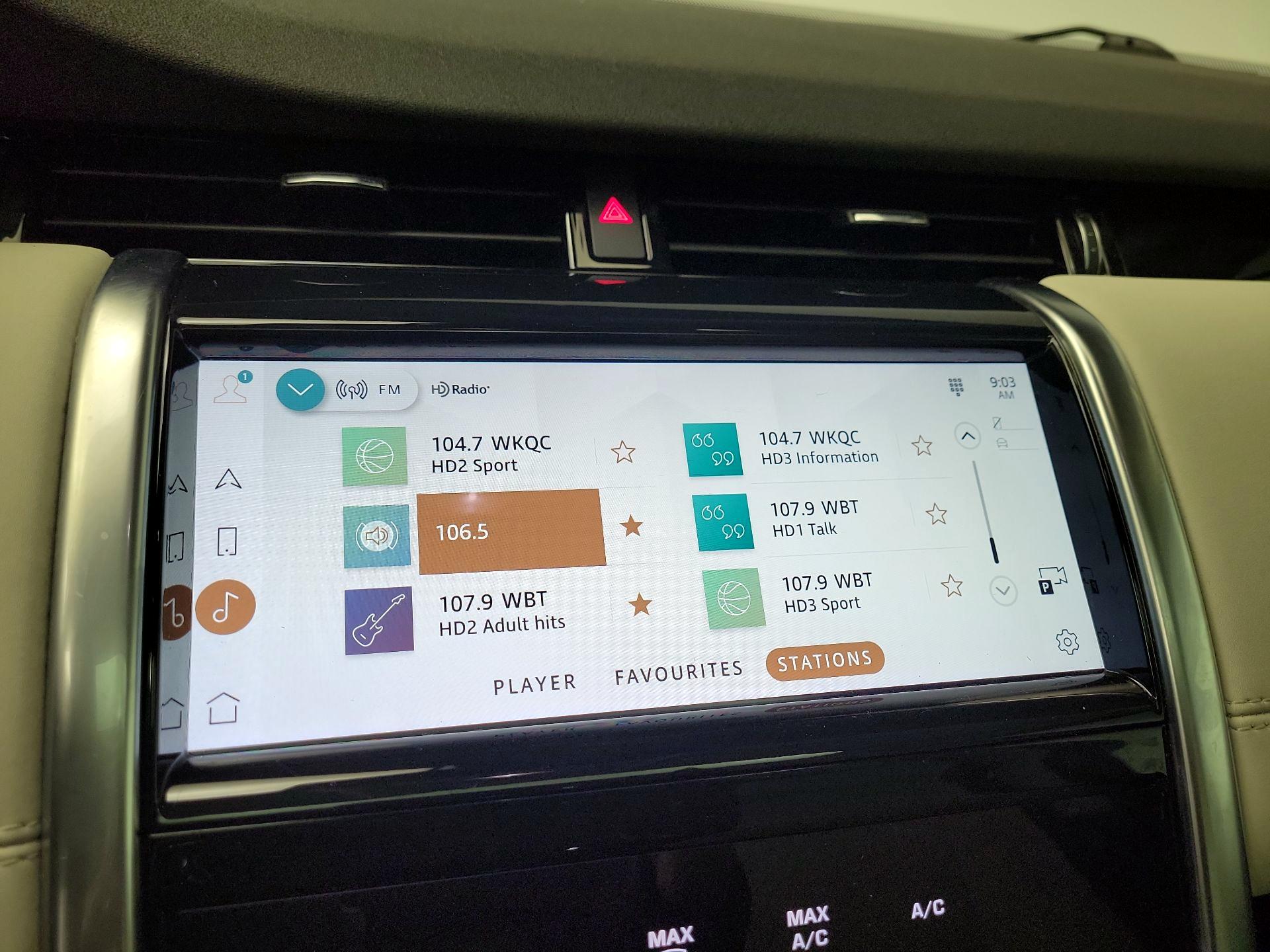 Thumbnail: 2021 Land Rover Discovery Sport - 16