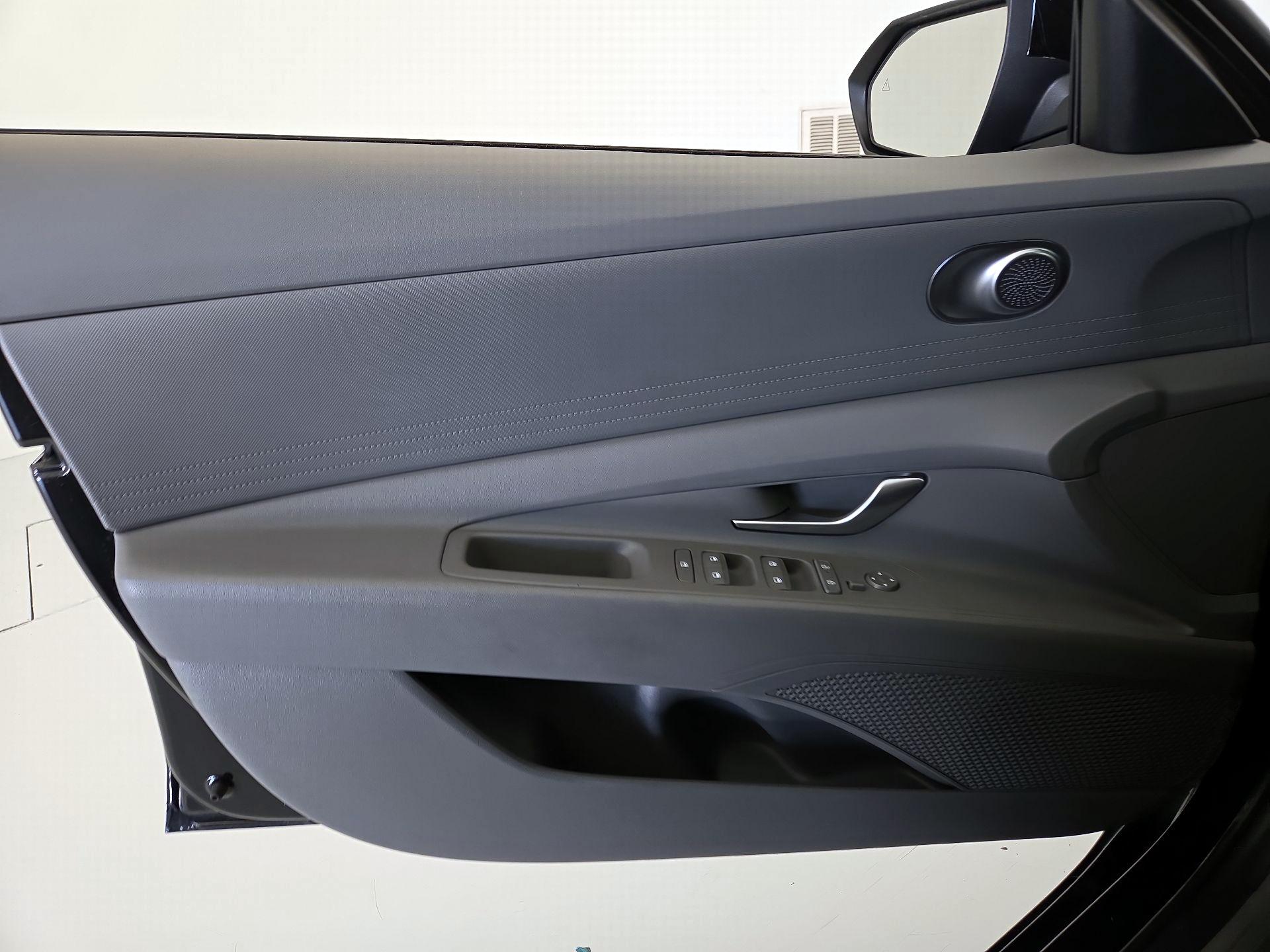 Thumbnail: 2024 Hyundai Elantra - 12