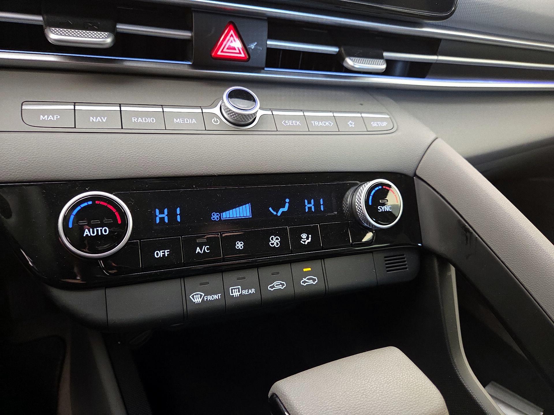 Thumbnail: 2024 Hyundai Elantra - 17