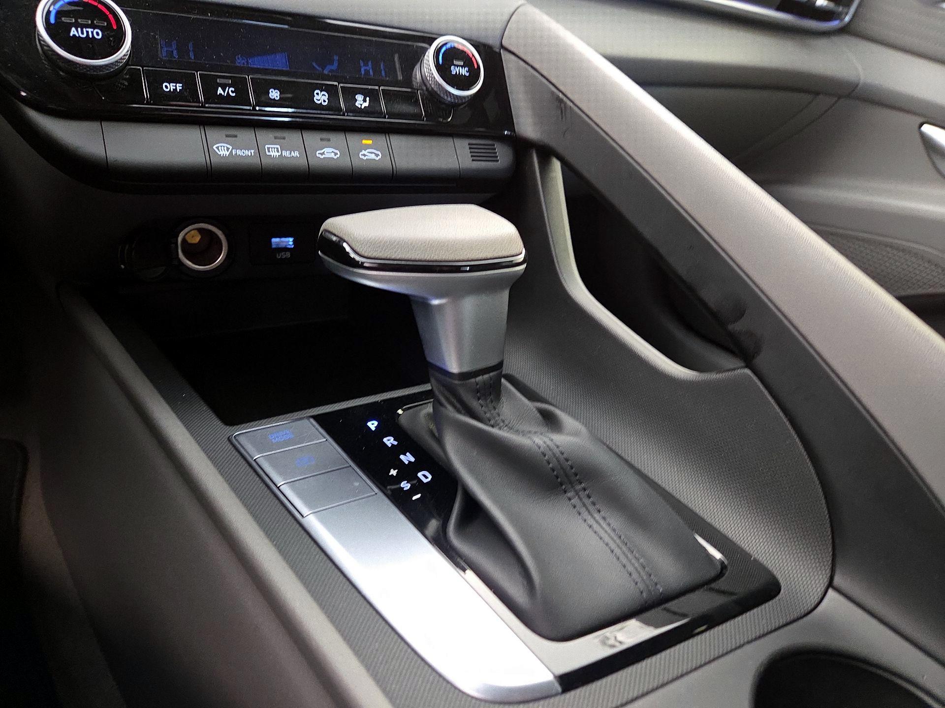 Thumbnail: 2024 Hyundai Elantra - 18