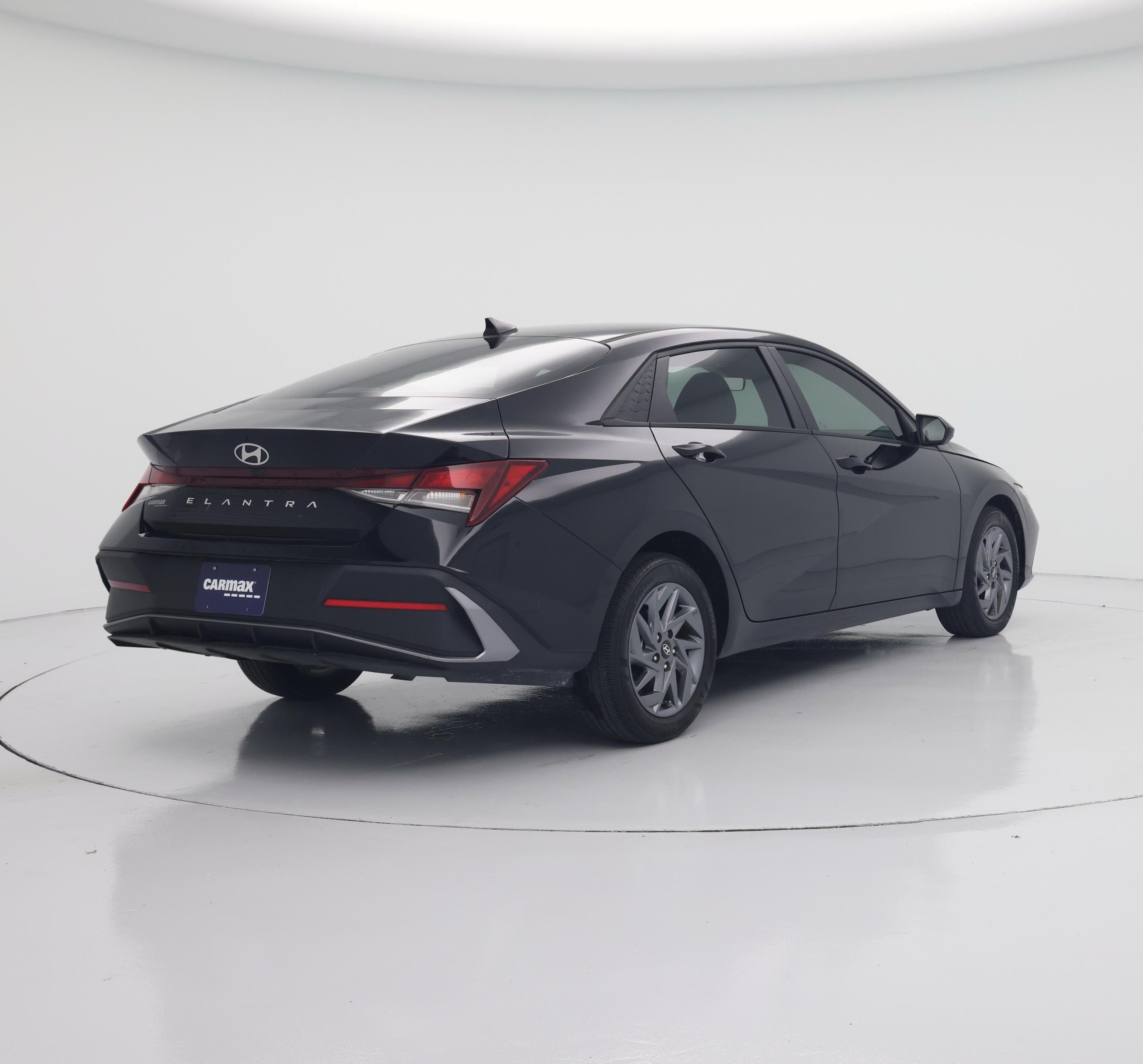 Thumbnail: 2024 Hyundai Elantra - 8