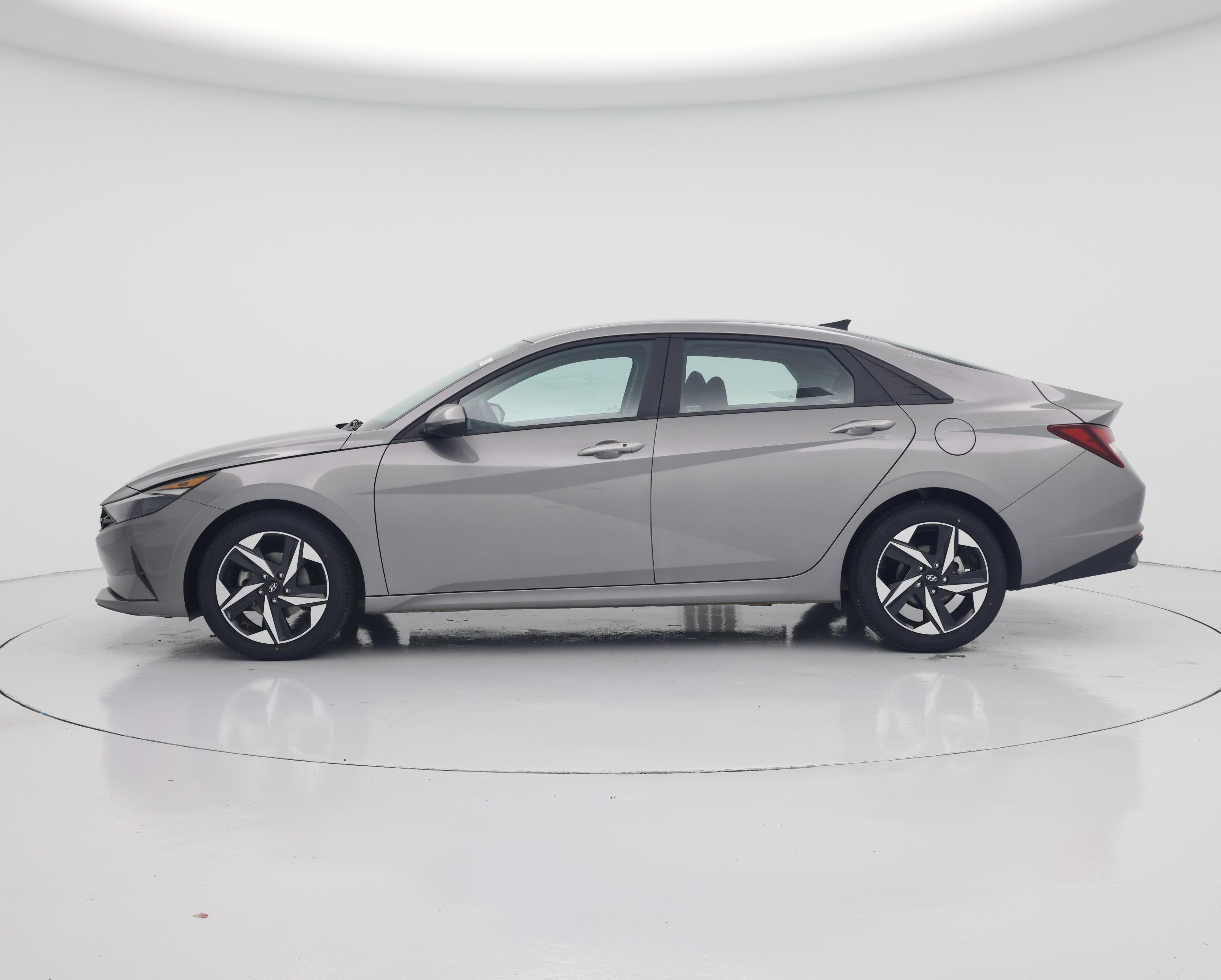 Thumbnail: 2023 Hyundai Elantra - 3