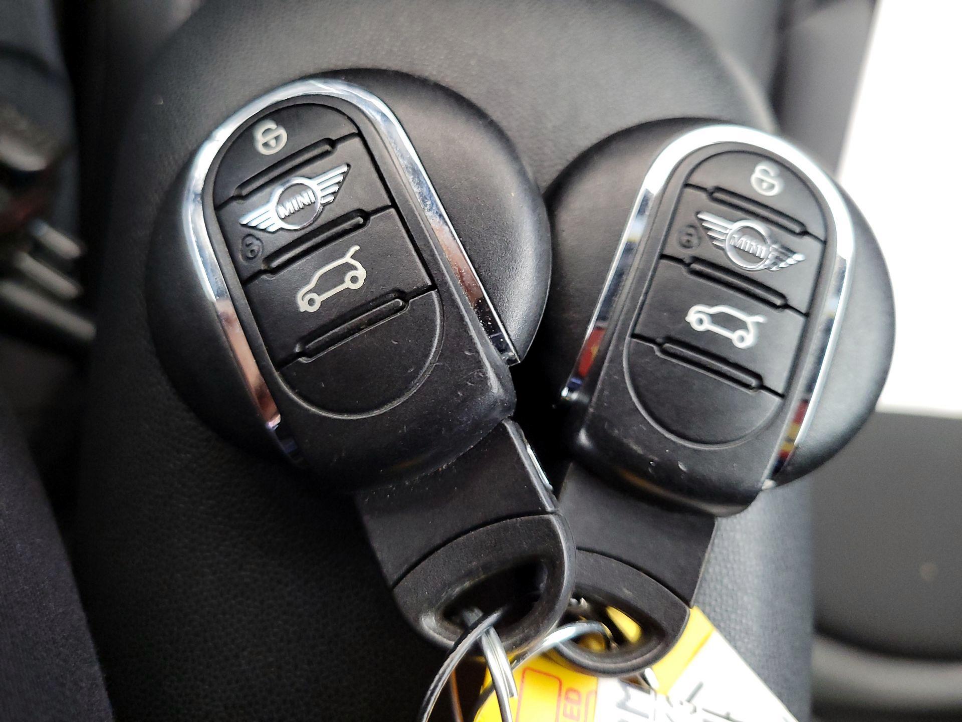 Thumbnail: 2019 MINI Cooper - 20