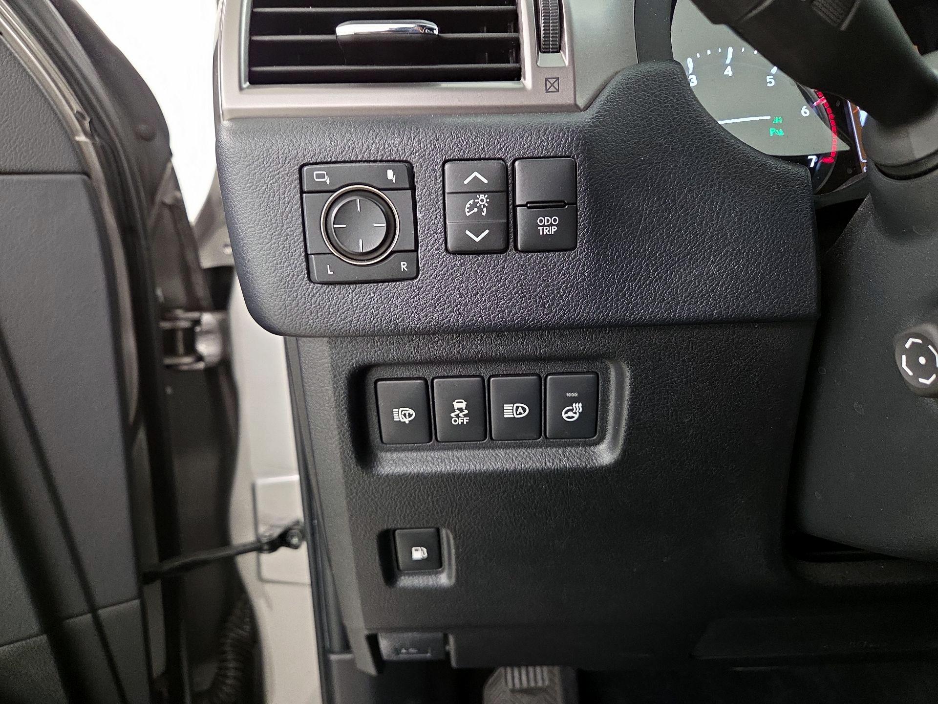 Thumbnail: 2022 Lexus GX - 13