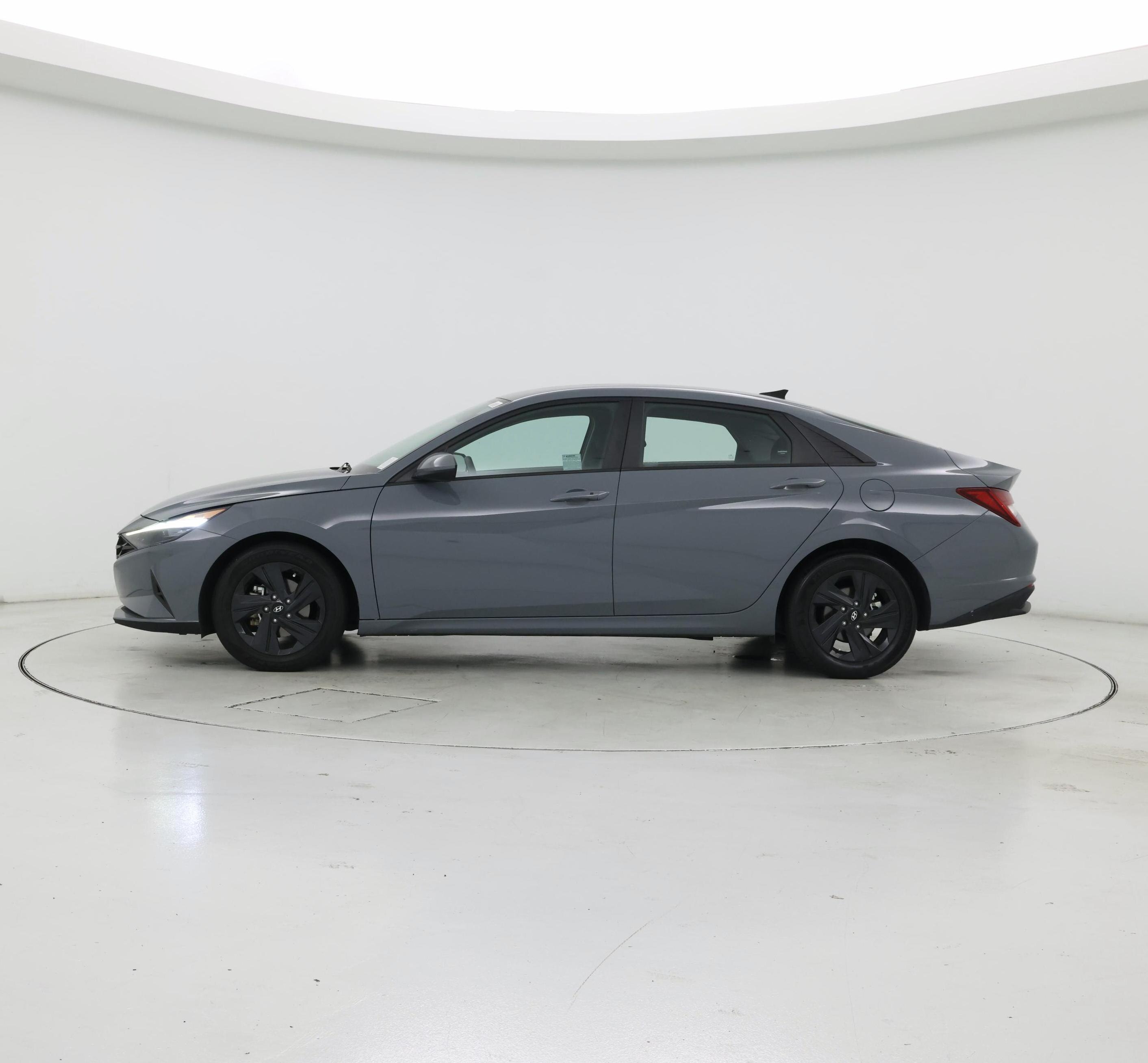 Thumbnail: 2023 Hyundai Elantra - 3