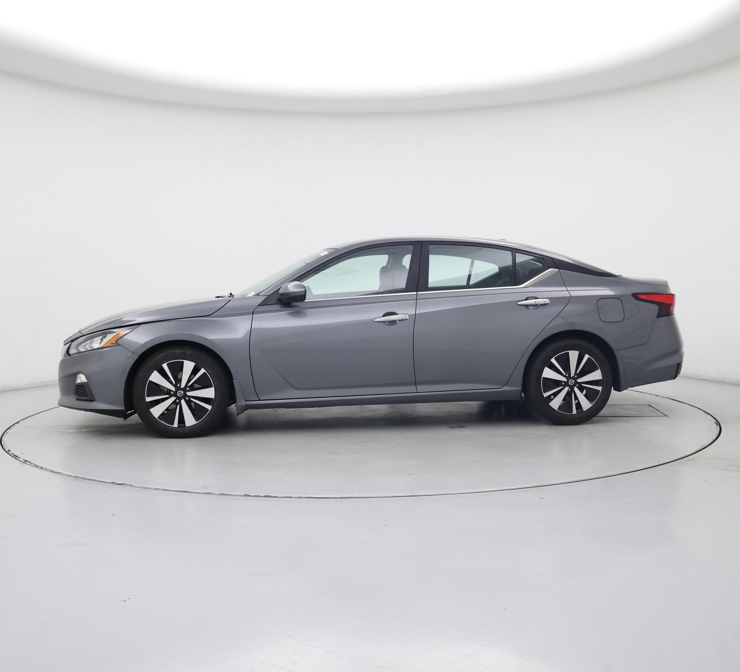 Thumbnail: 2021 Nissan Altima - 3