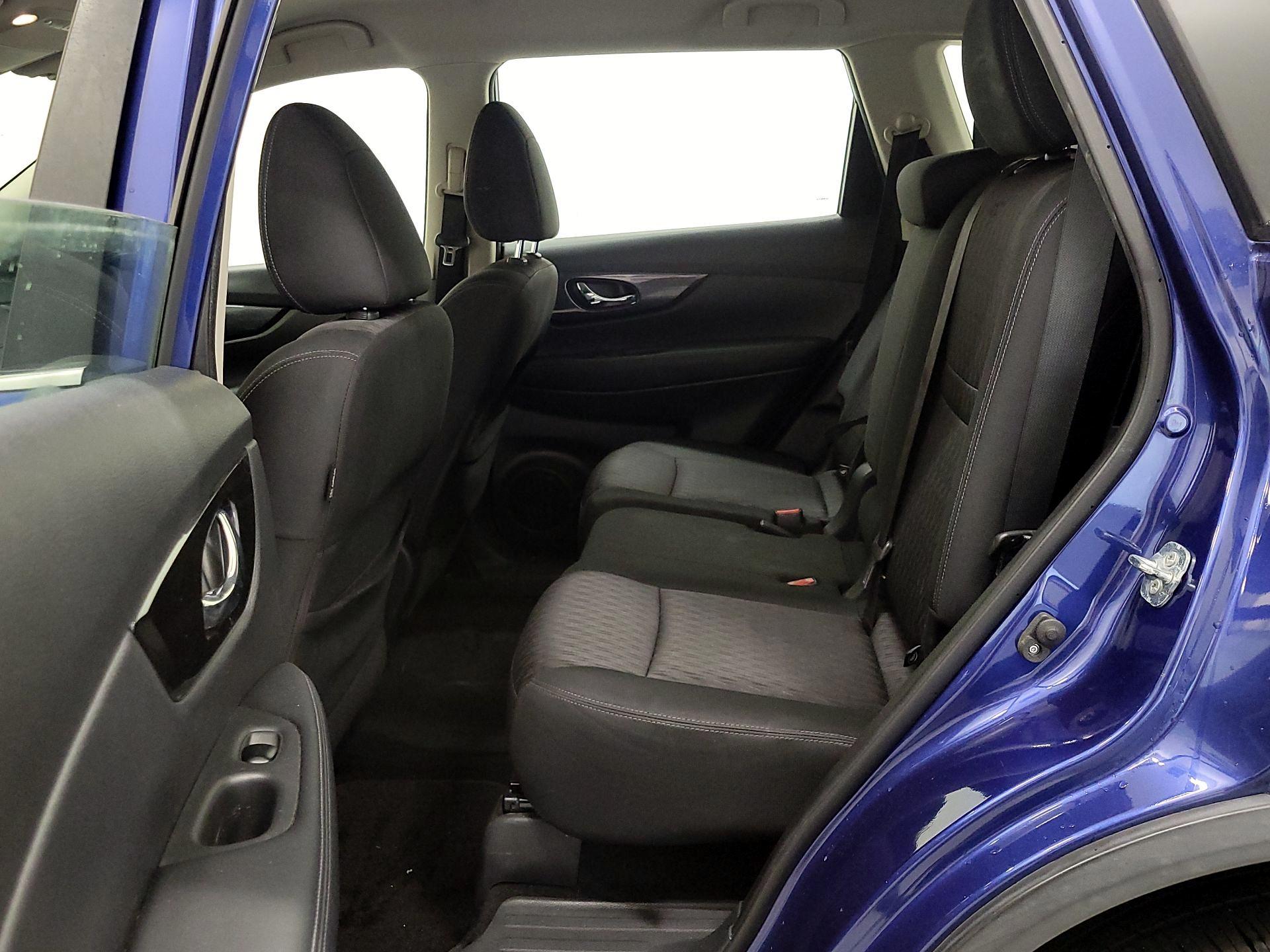 Thumbnail: 2018 Nissan Rogue - 18