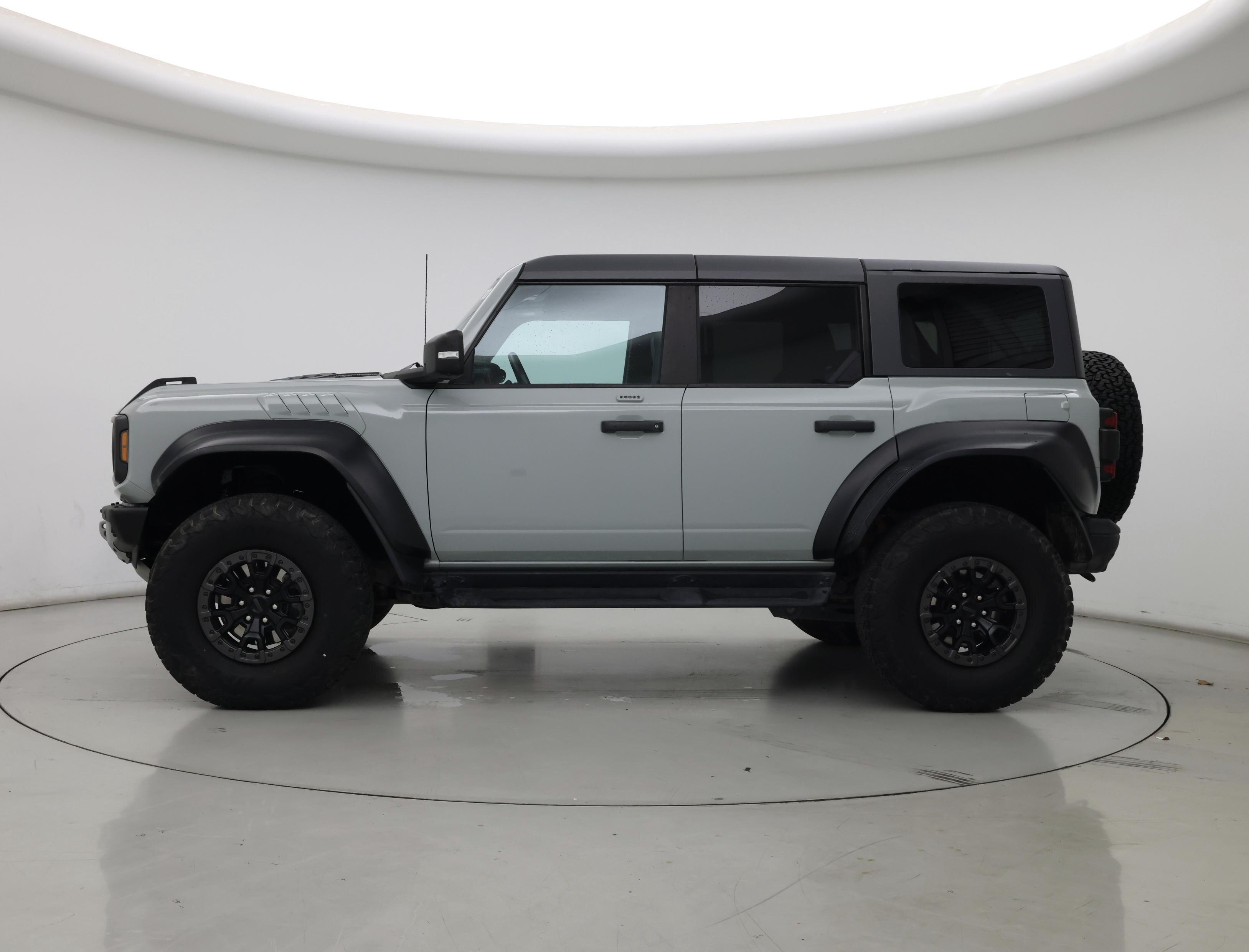 Thumbnail: 2022 Ford Bronco - 3