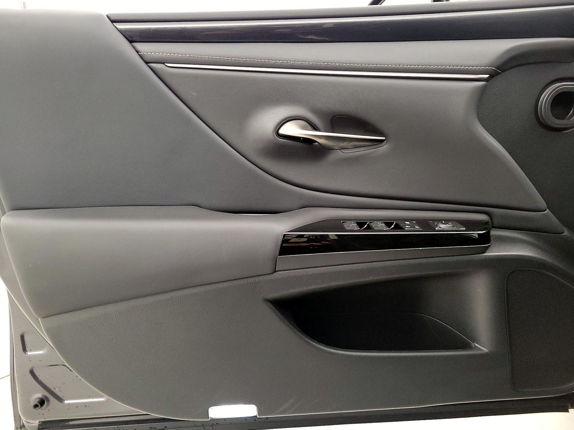 Thumbnail: 2024 Lexus ES - 12