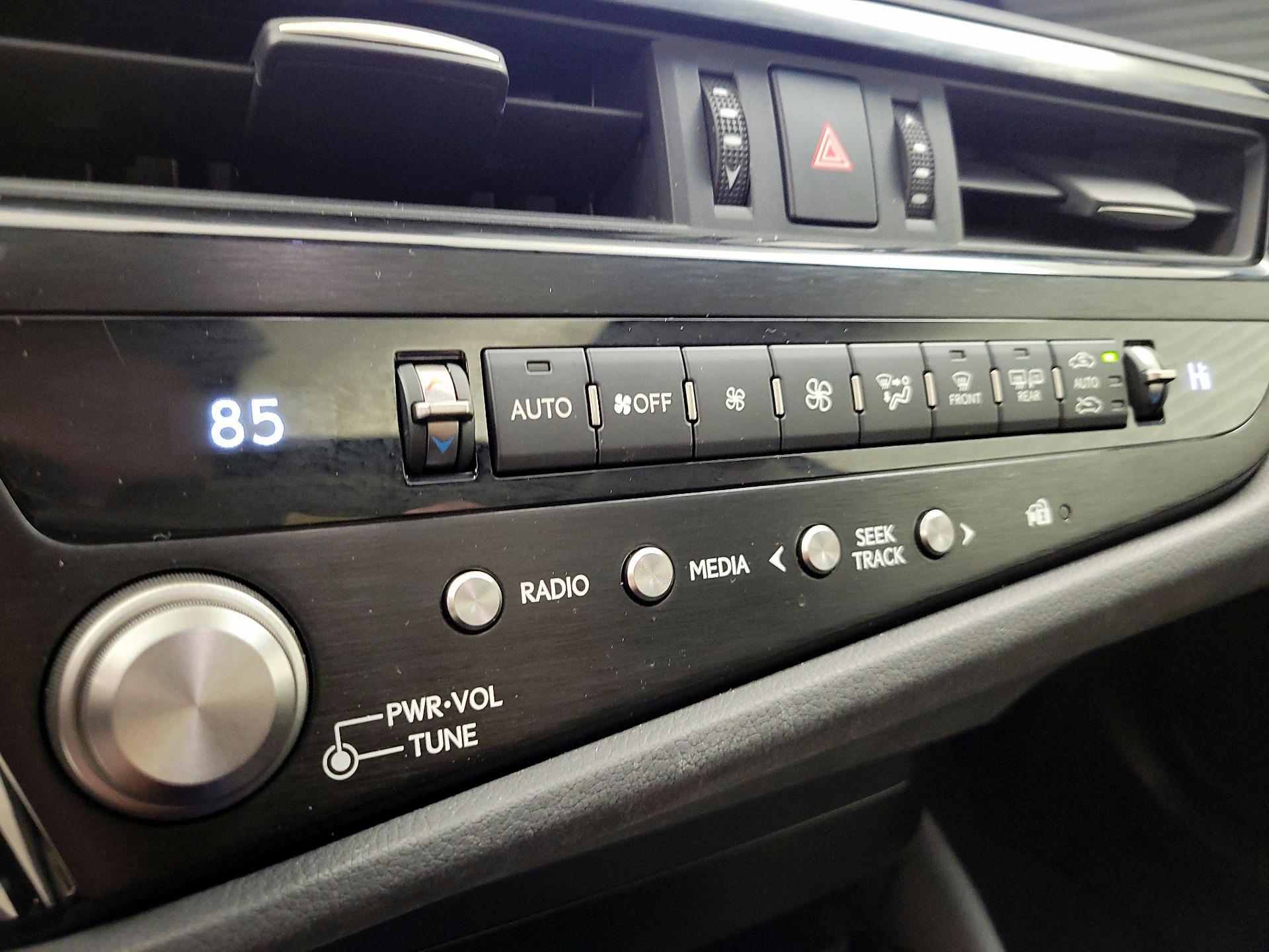 Thumbnail: 2024 Lexus ES - 15