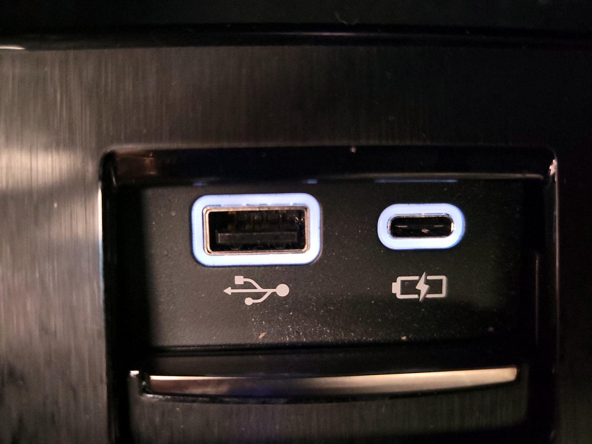 Thumbnail: 2024 Lexus ES - 17