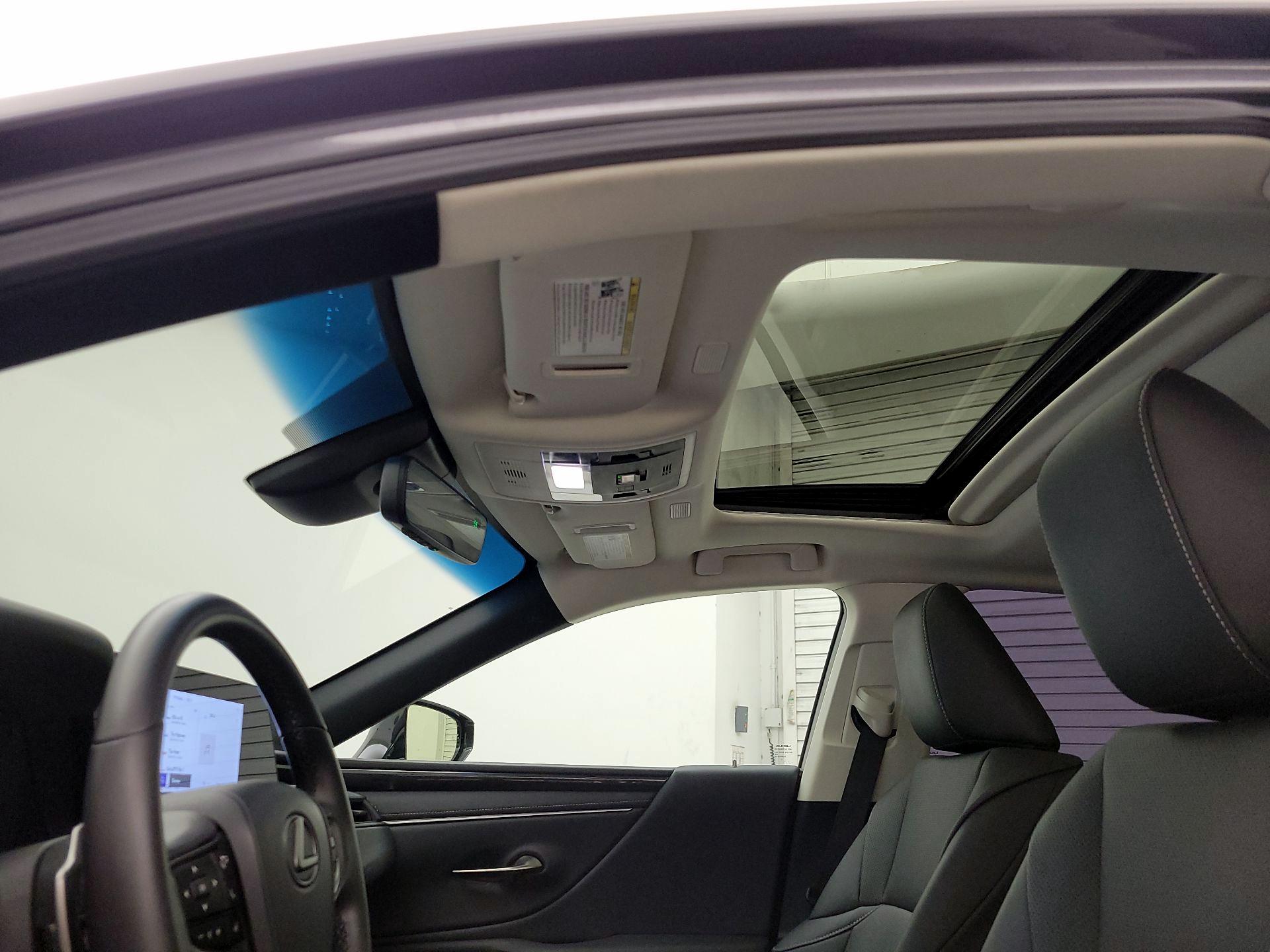 Thumbnail: 2024 Lexus ES - 18