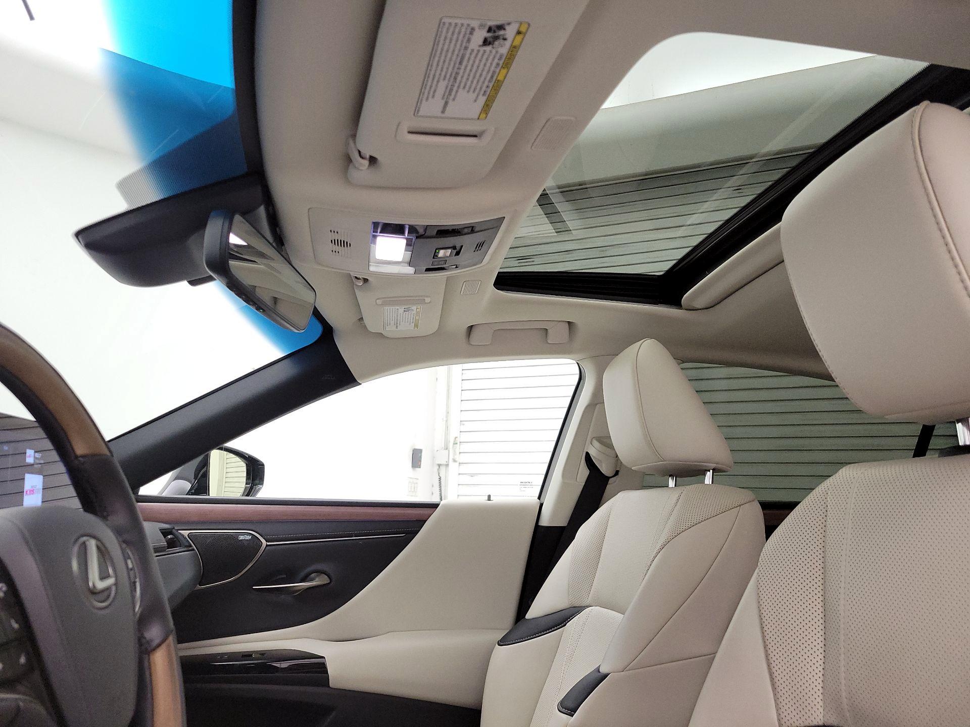 Thumbnail: 2025 Lexus ES - 19