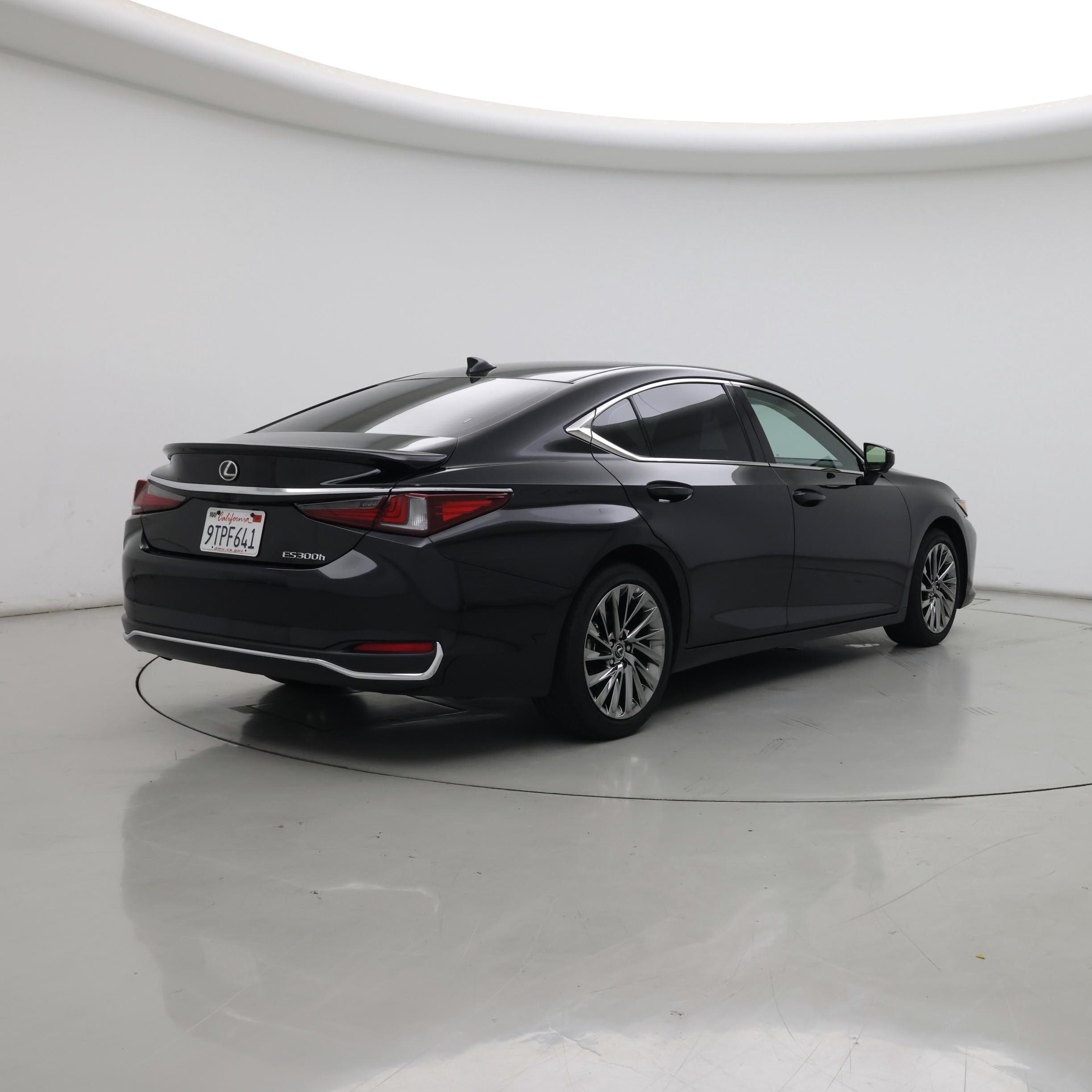 Thumbnail: 2025 Lexus ES - 8