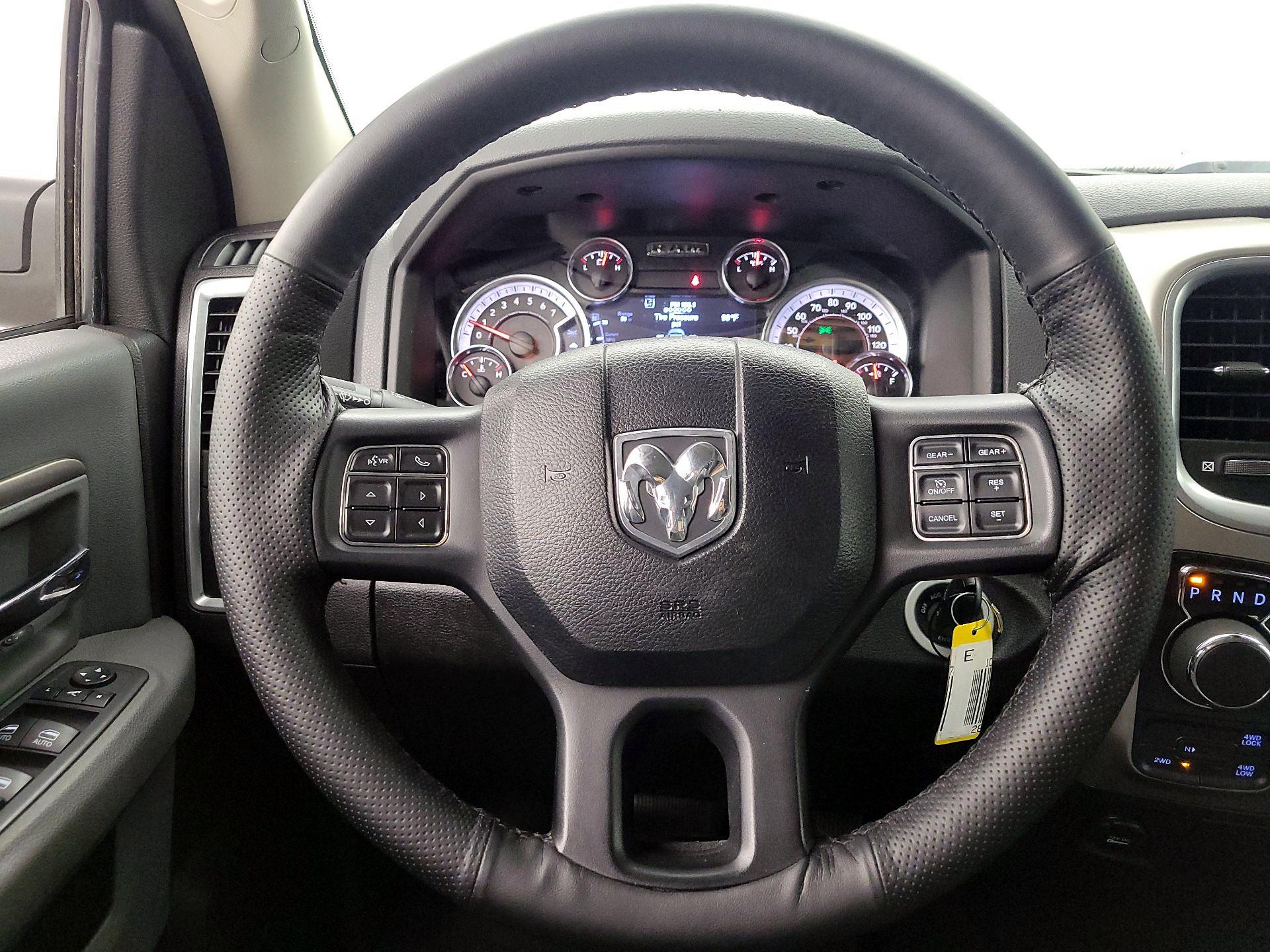 Thumbnail: 2019 RAM 1500 Classic - 10