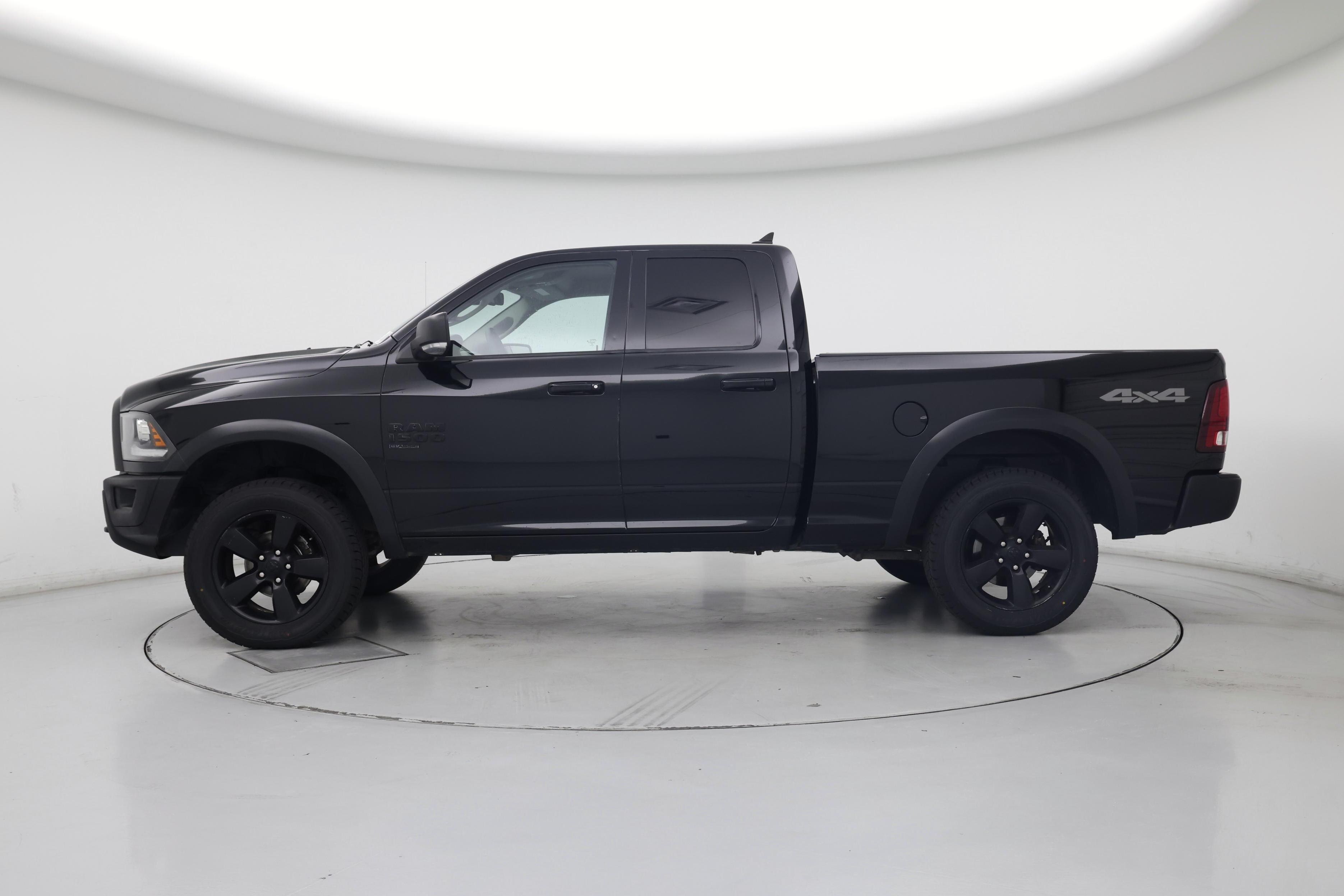 Thumbnail: 2019 RAM 1500 Classic - 3