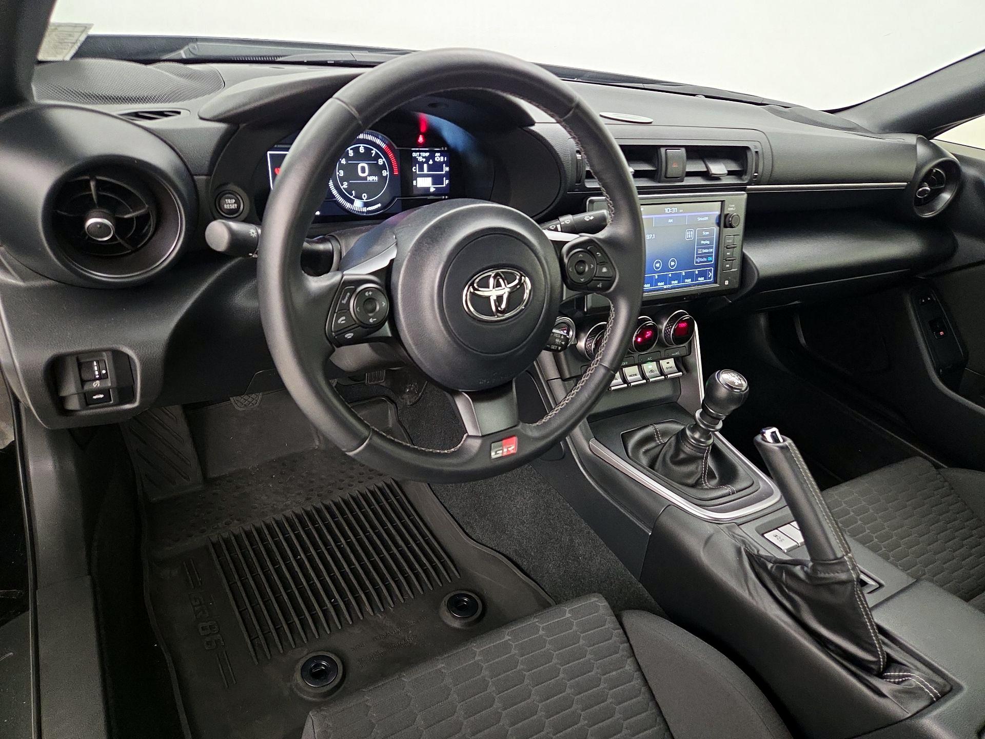 Thumbnail: 2025 Toyota GR86 - 9