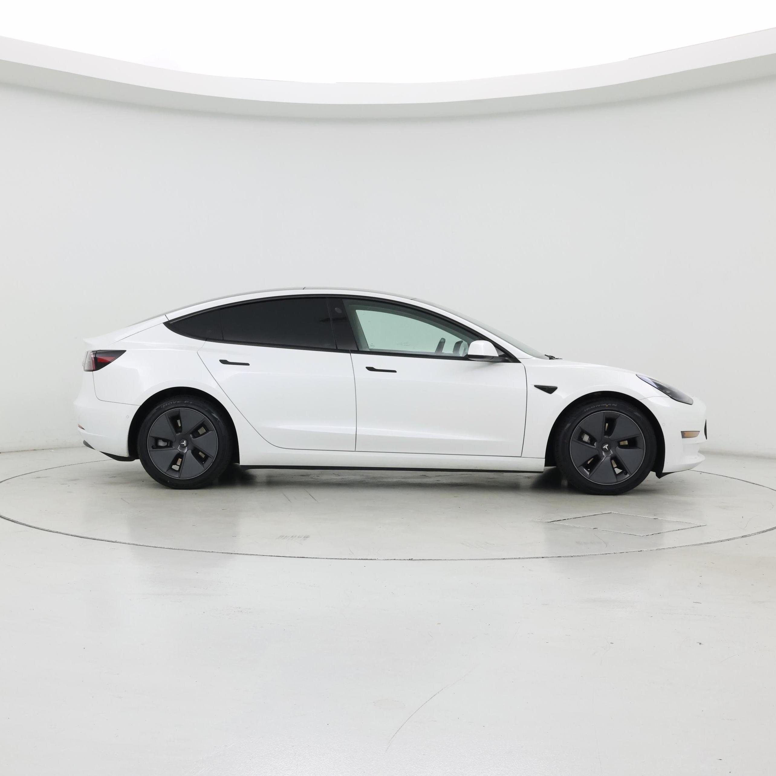 Thumbnail: 2022 Tesla Model 3 - 7