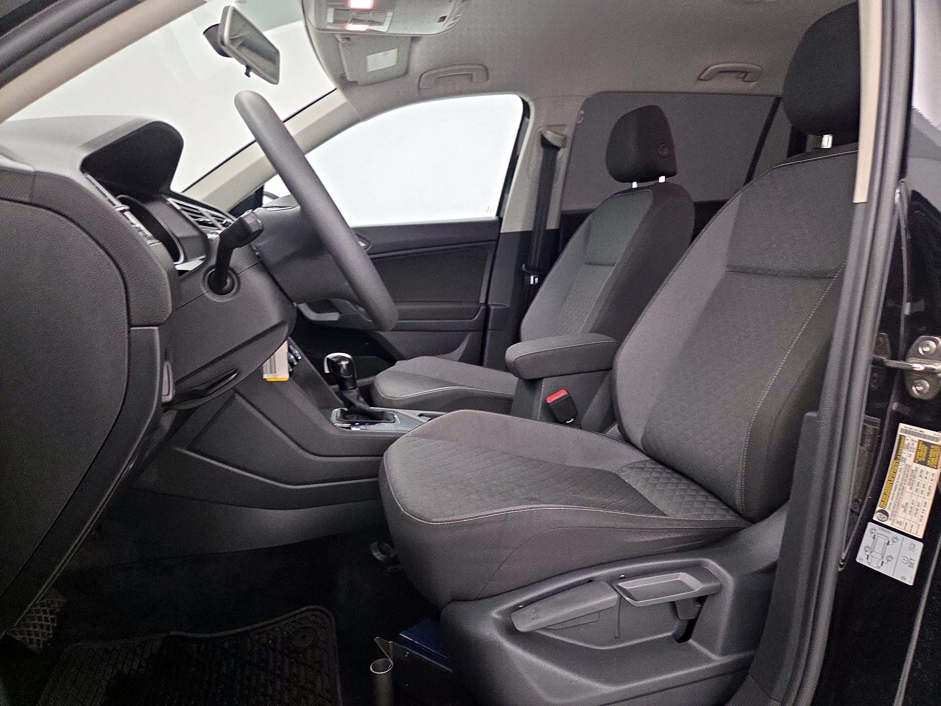 Thumbnail: 2021 Volkswagen Tiguan - 11