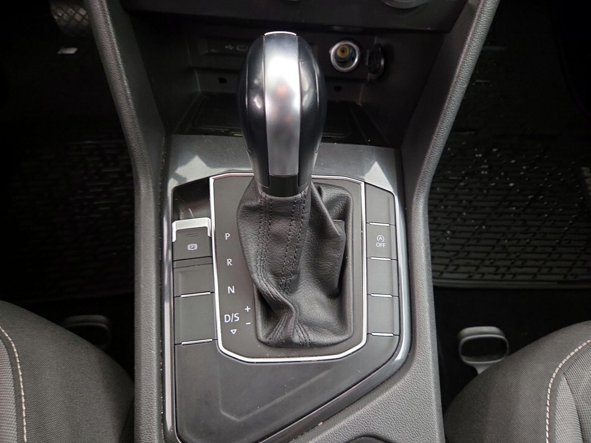 Thumbnail: 2021 Volkswagen Tiguan - 17