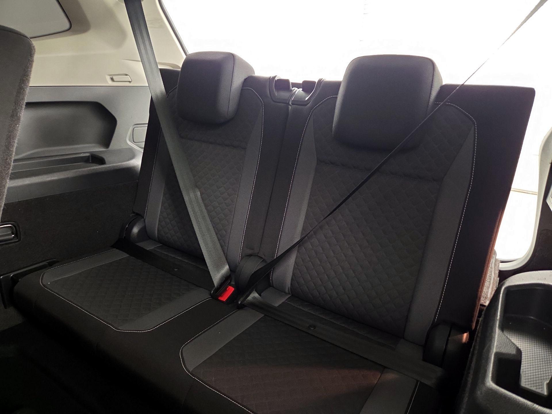 Thumbnail: 2021 Volkswagen Tiguan - 20