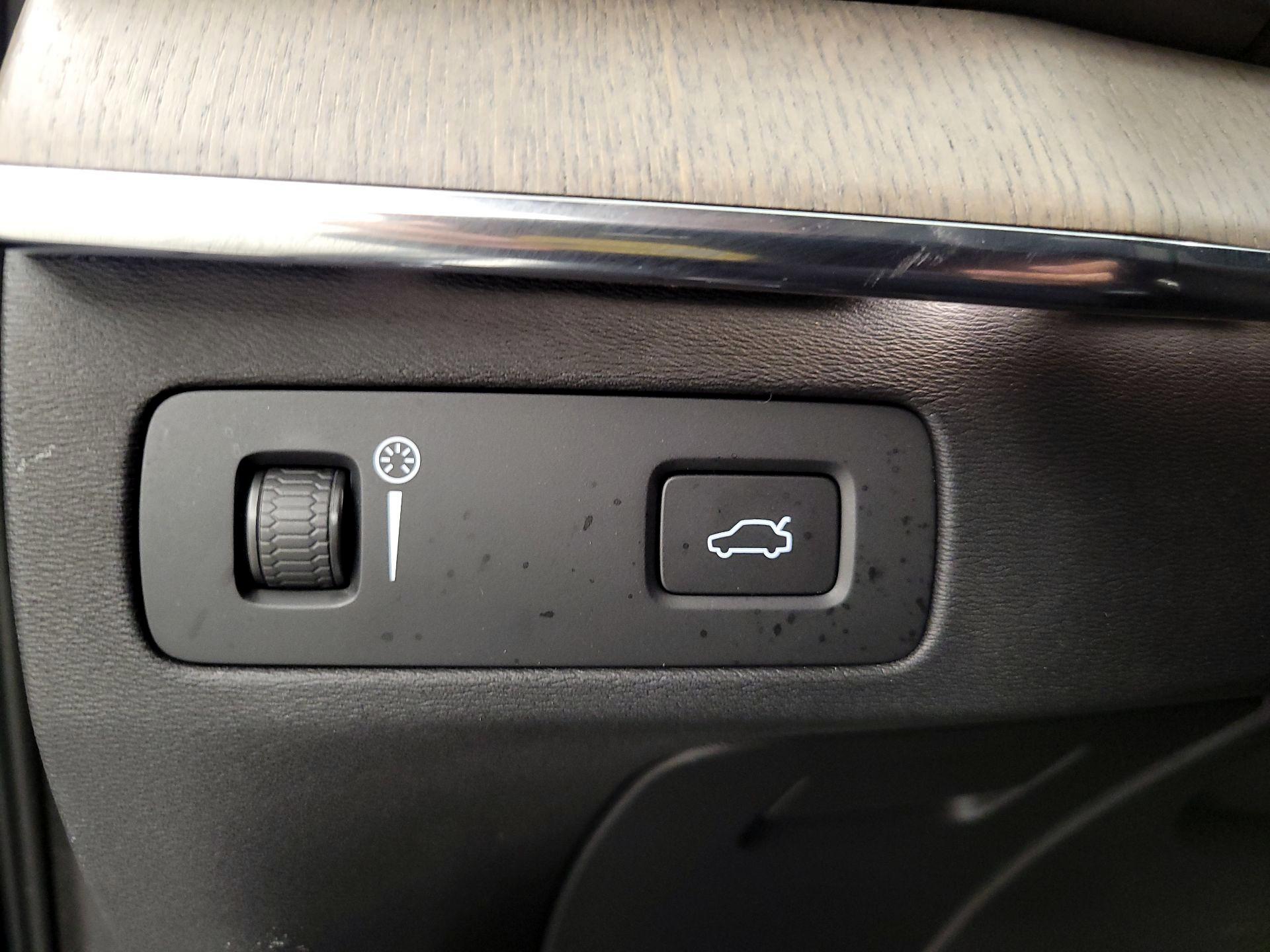 Thumbnail: 2021 Volvo XC90 - 13