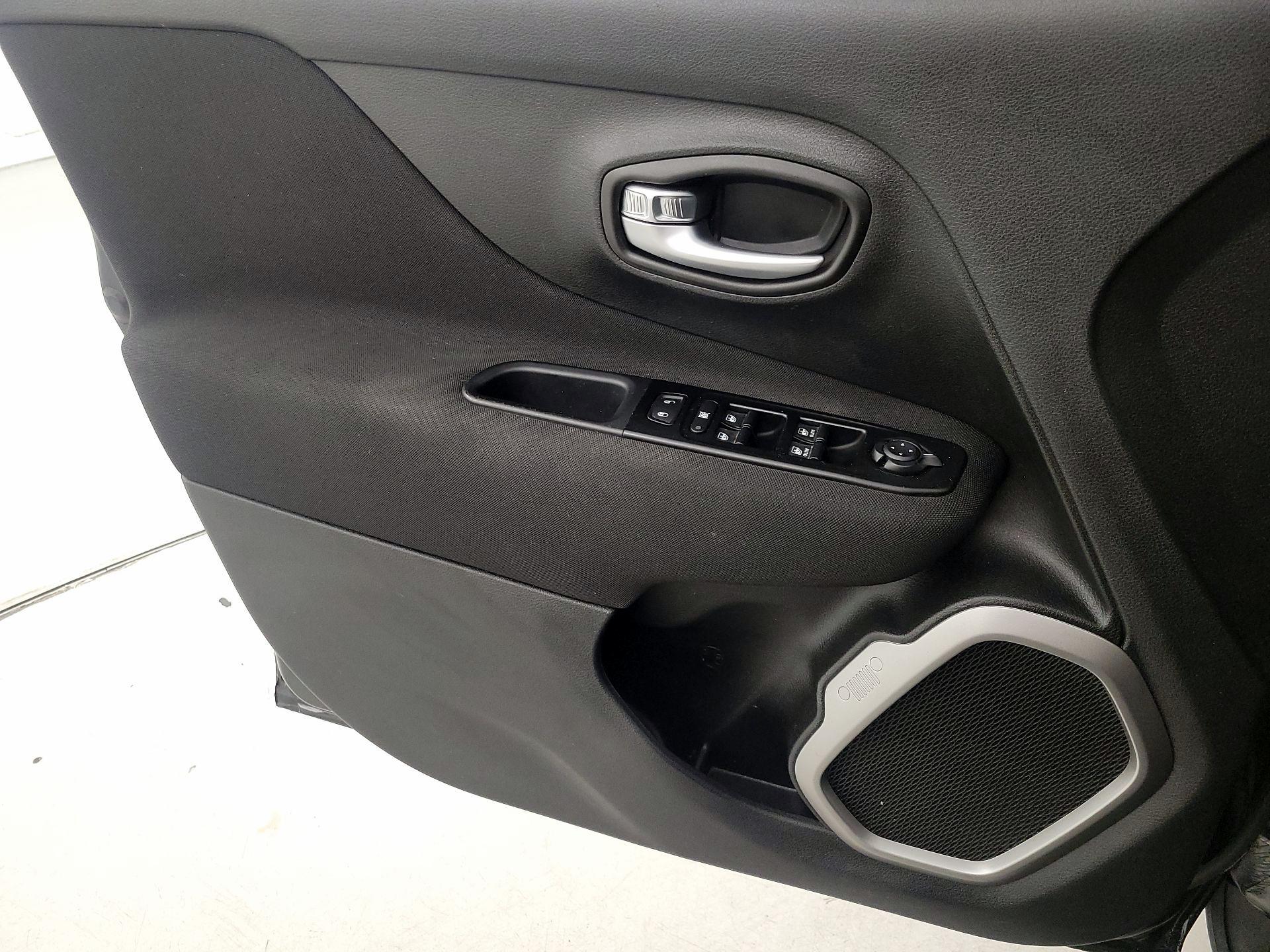 Thumbnail: 2021 Jeep Renegade - 12