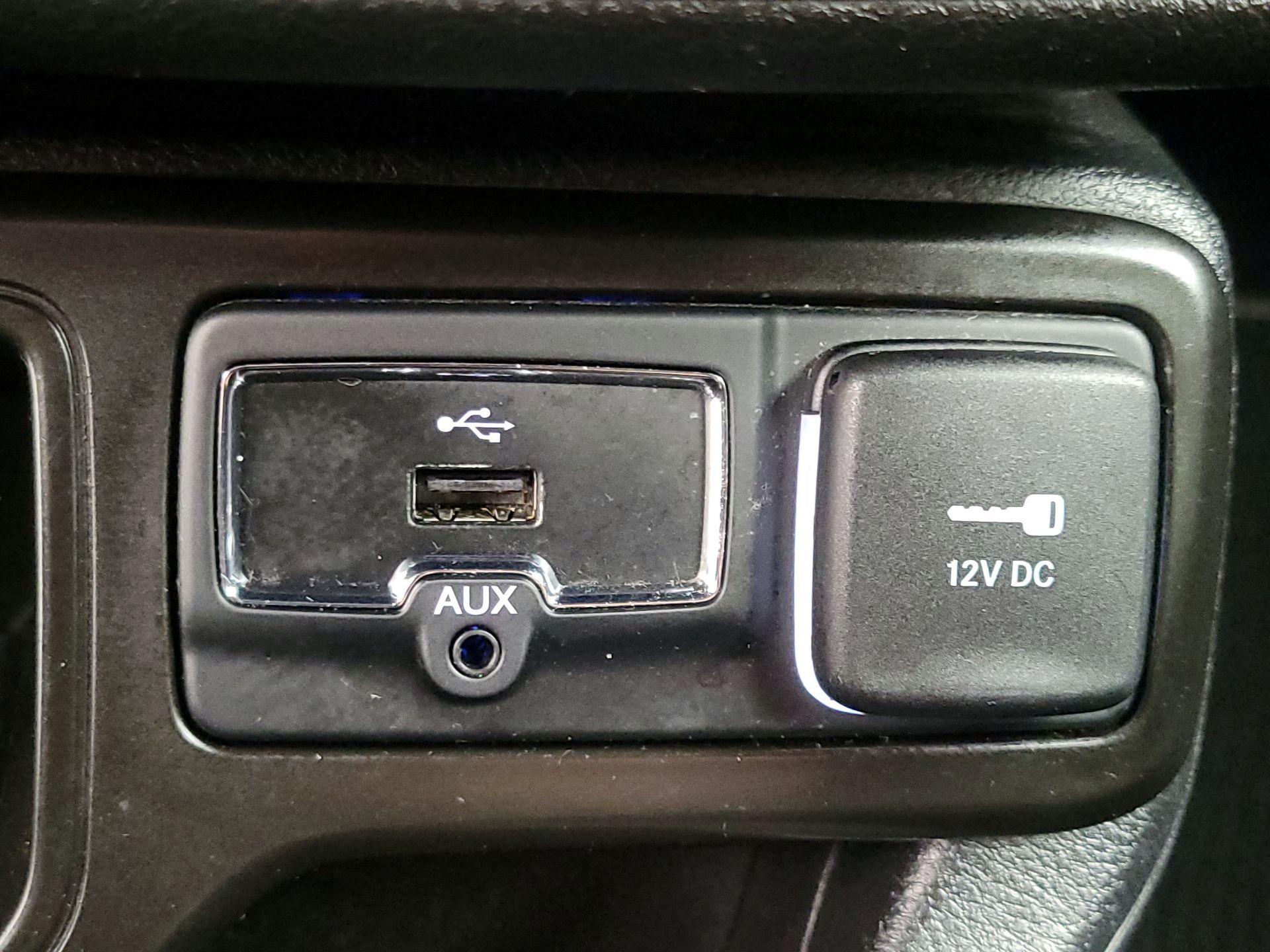 Thumbnail: 2021 Jeep Renegade - 18