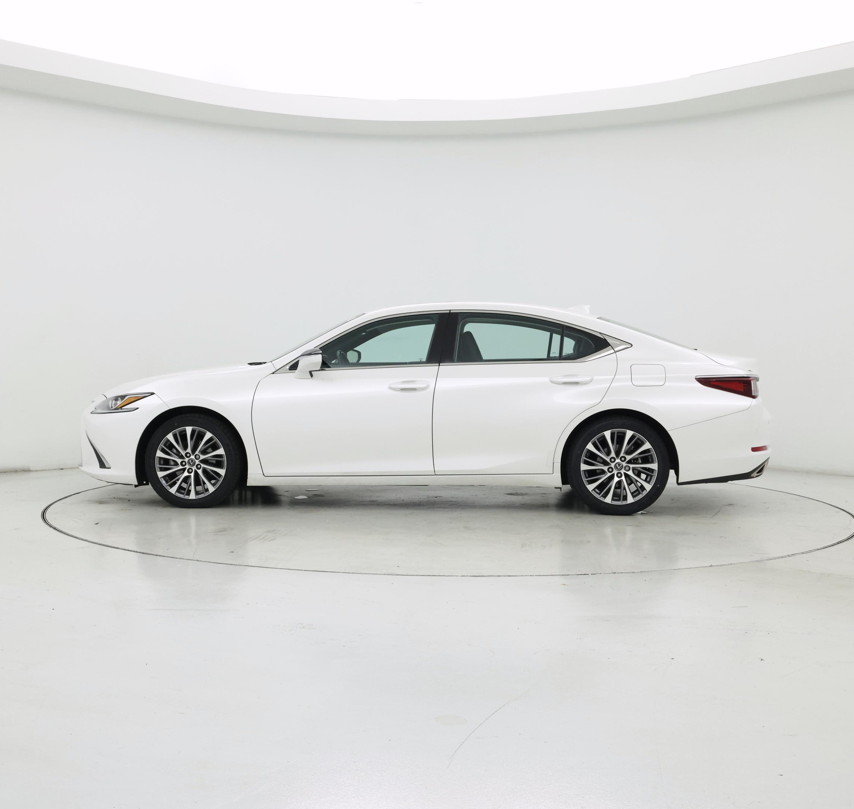 Thumbnail: 2020 Lexus ES - 3