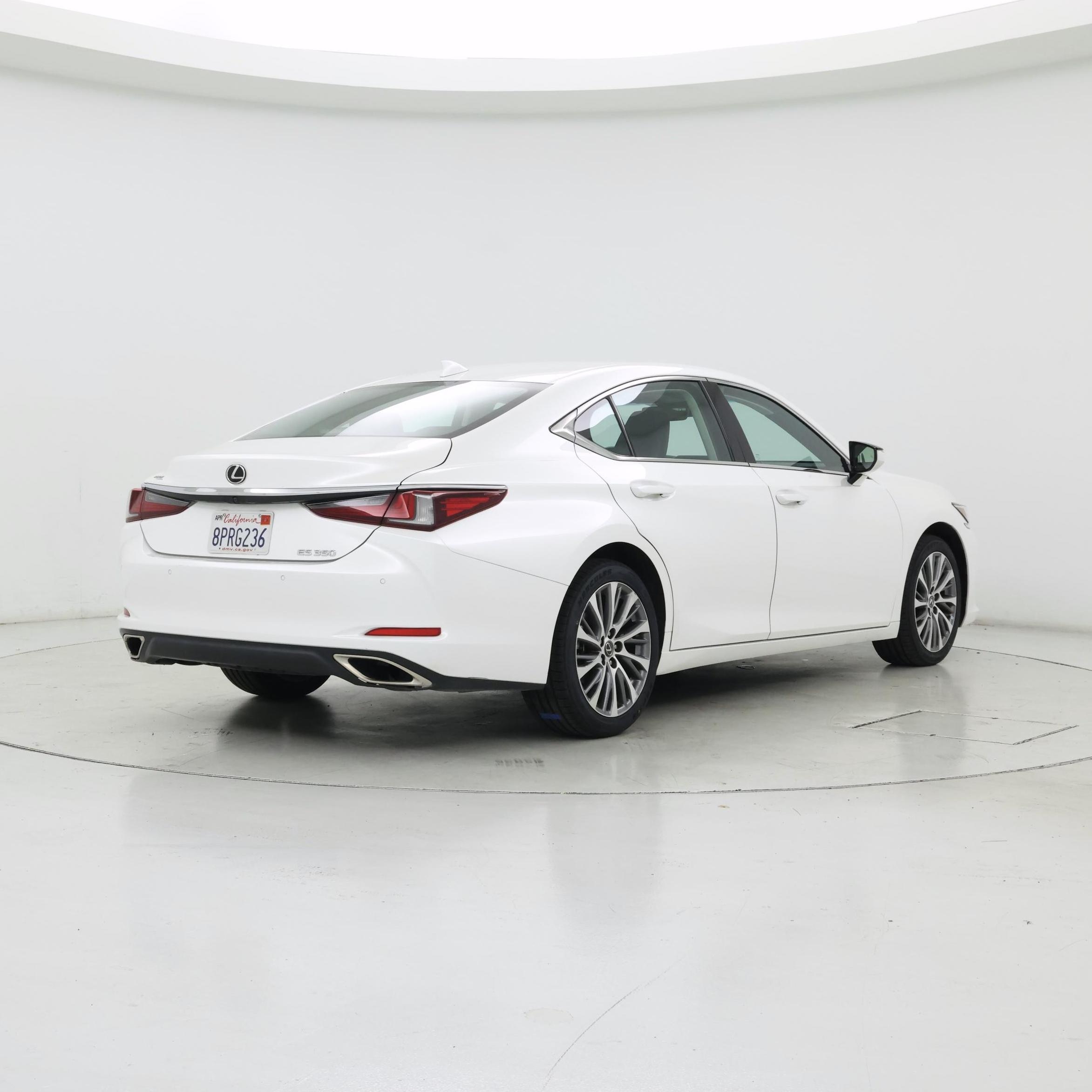 Thumbnail: 2020 Lexus ES - 8