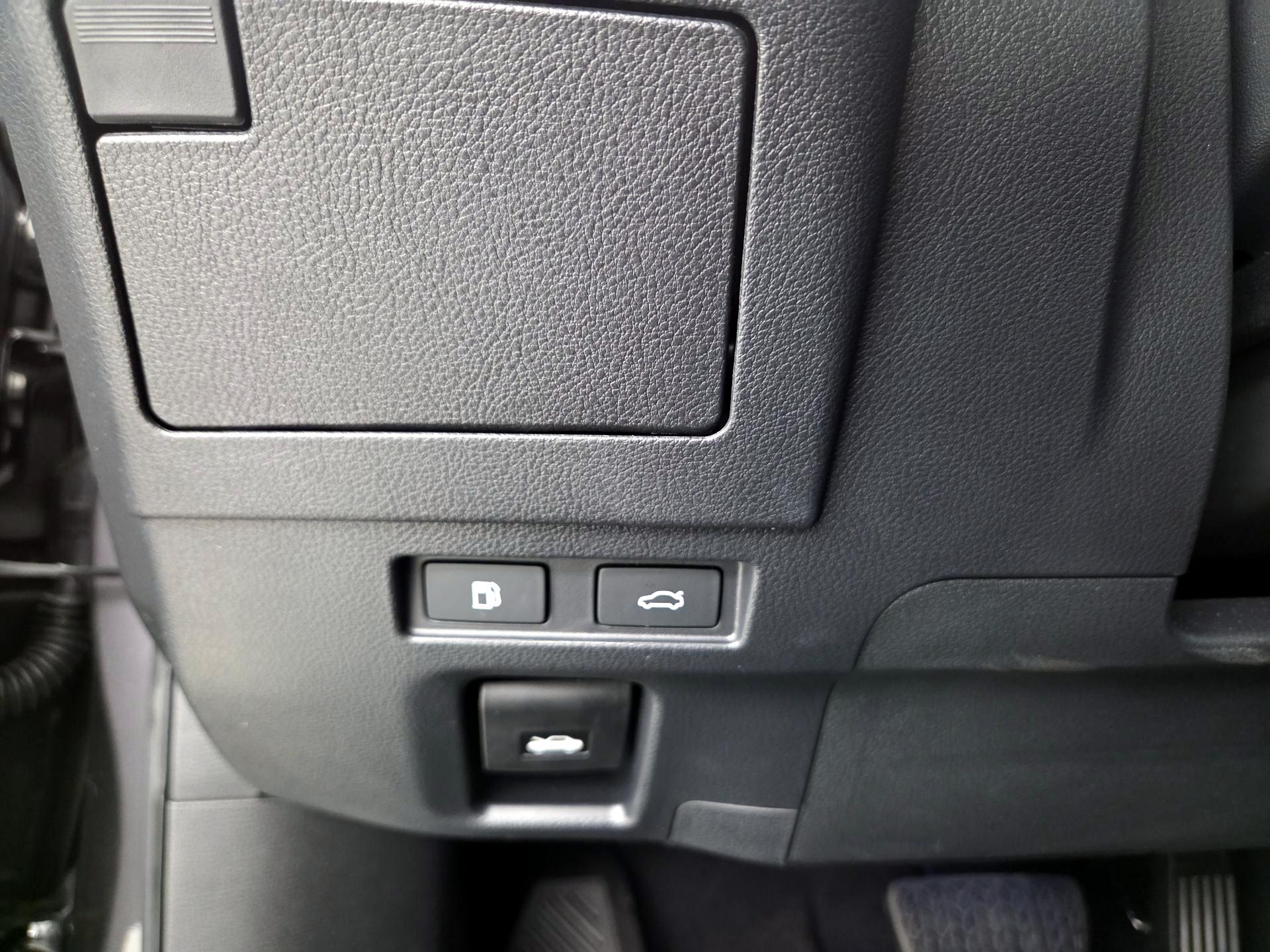 Thumbnail: 2025 Lexus ES - 13