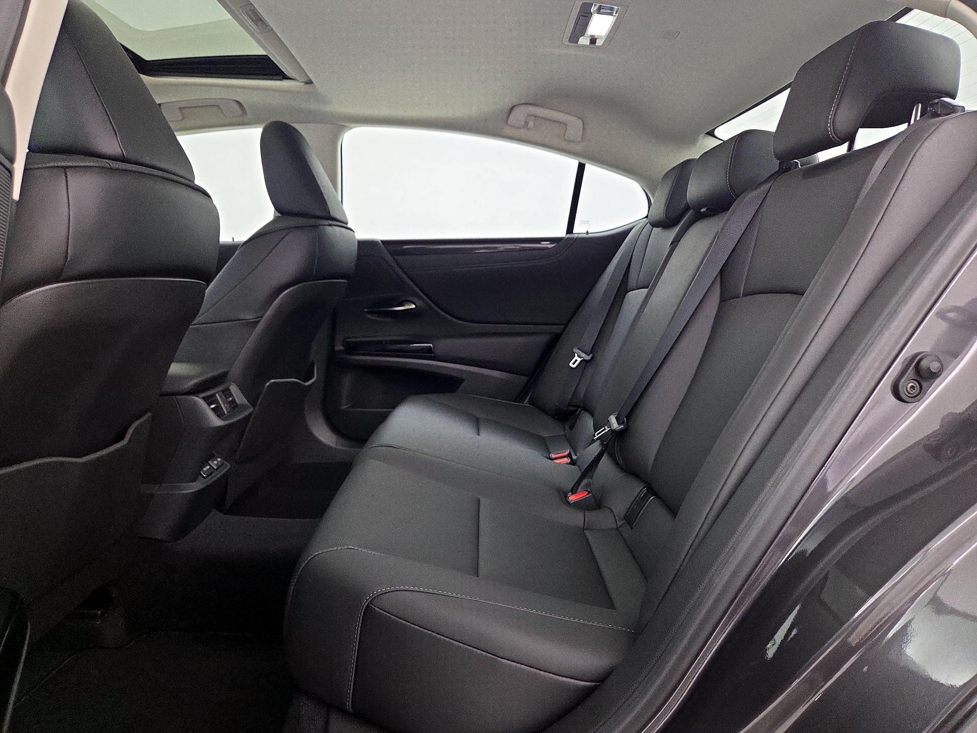 Thumbnail: 2025 Lexus ES - 20