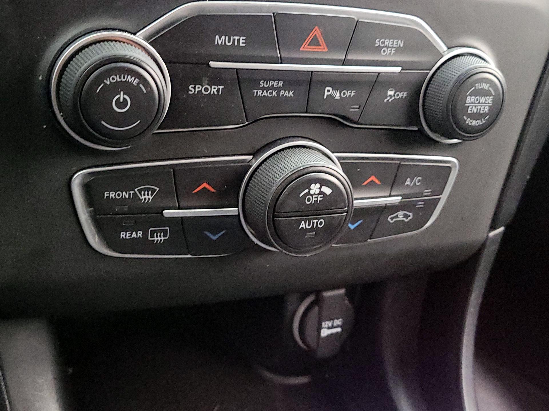 Thumbnail: 2021 Dodge Charger - 17